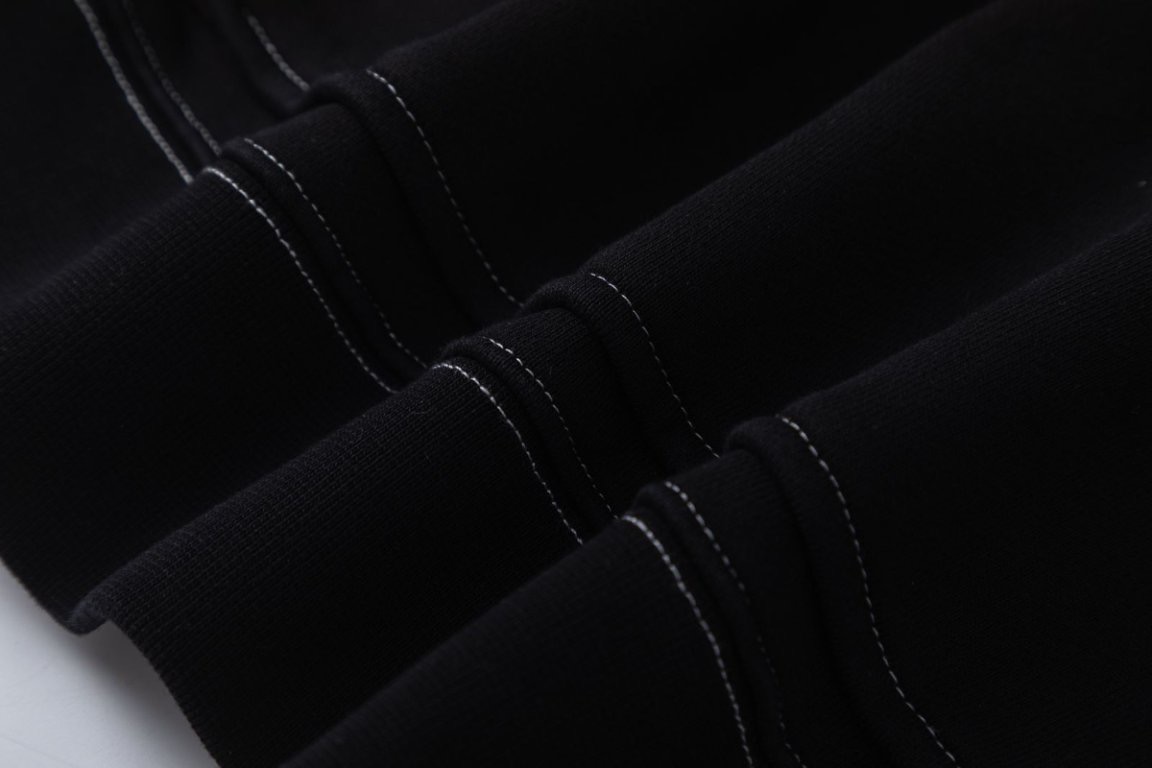 AMIRIポケット刺繍ロゴTシャツ - 男女兼用の480g毛圈面料