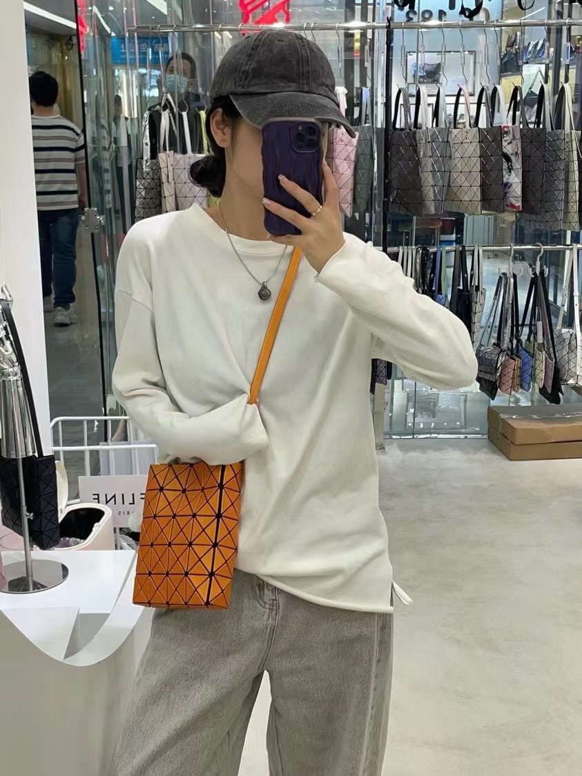 Issey Miyake BAO BAO Matte Orange Box Crossbody Bag BB23 1 i1706073695 6299 0