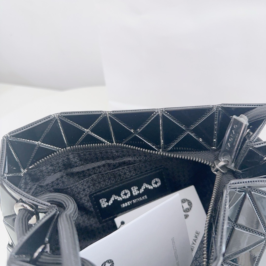 Issey Miyake Loop Series Tofu Bag - Adjustable Crossbody Shoulder Bag 9 i1736140411292 5799 0 8