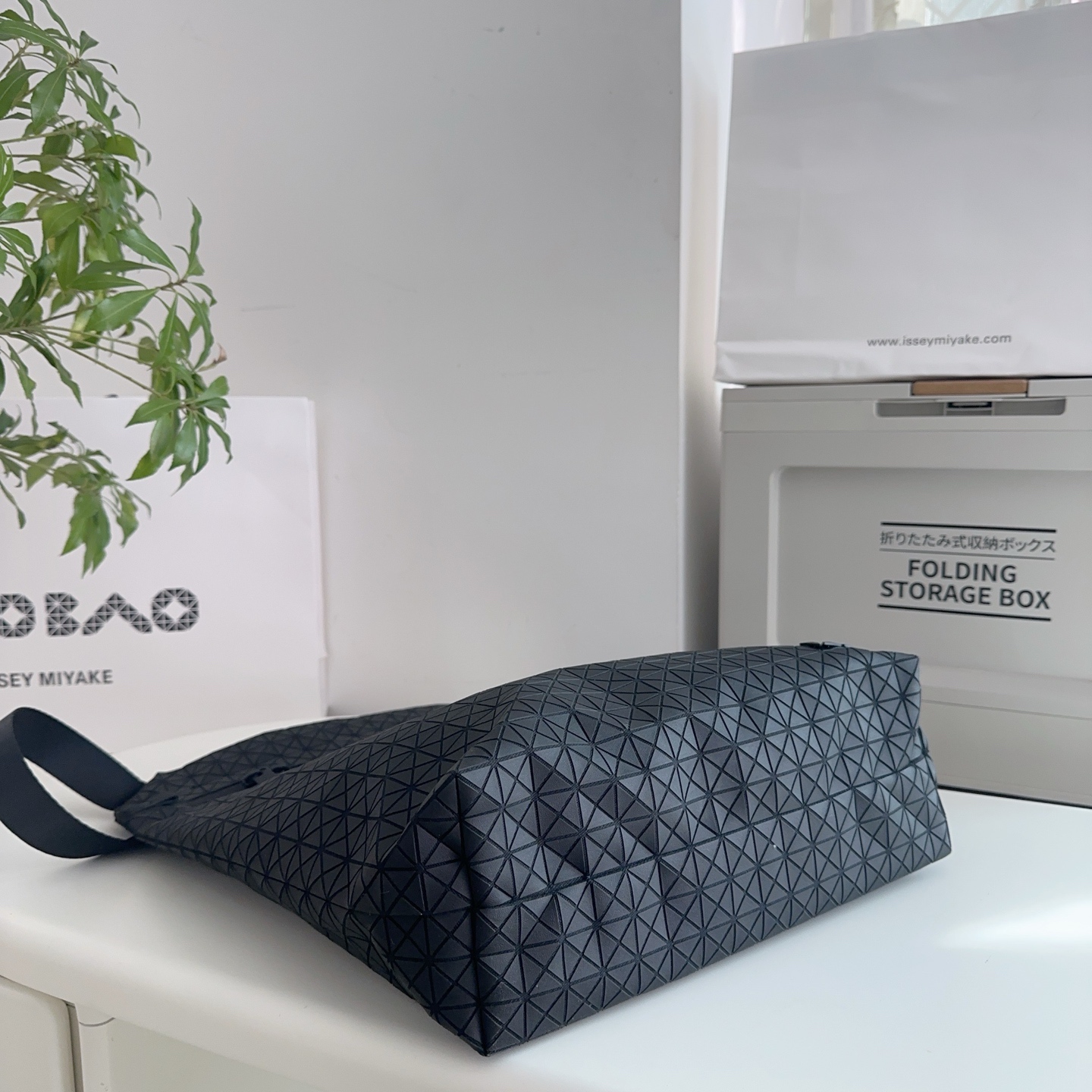Issey Miyake Bao Bao Matte Crossbody Bag, Lightweight Commuter Tote 8 i1742714497591 8174 0 6