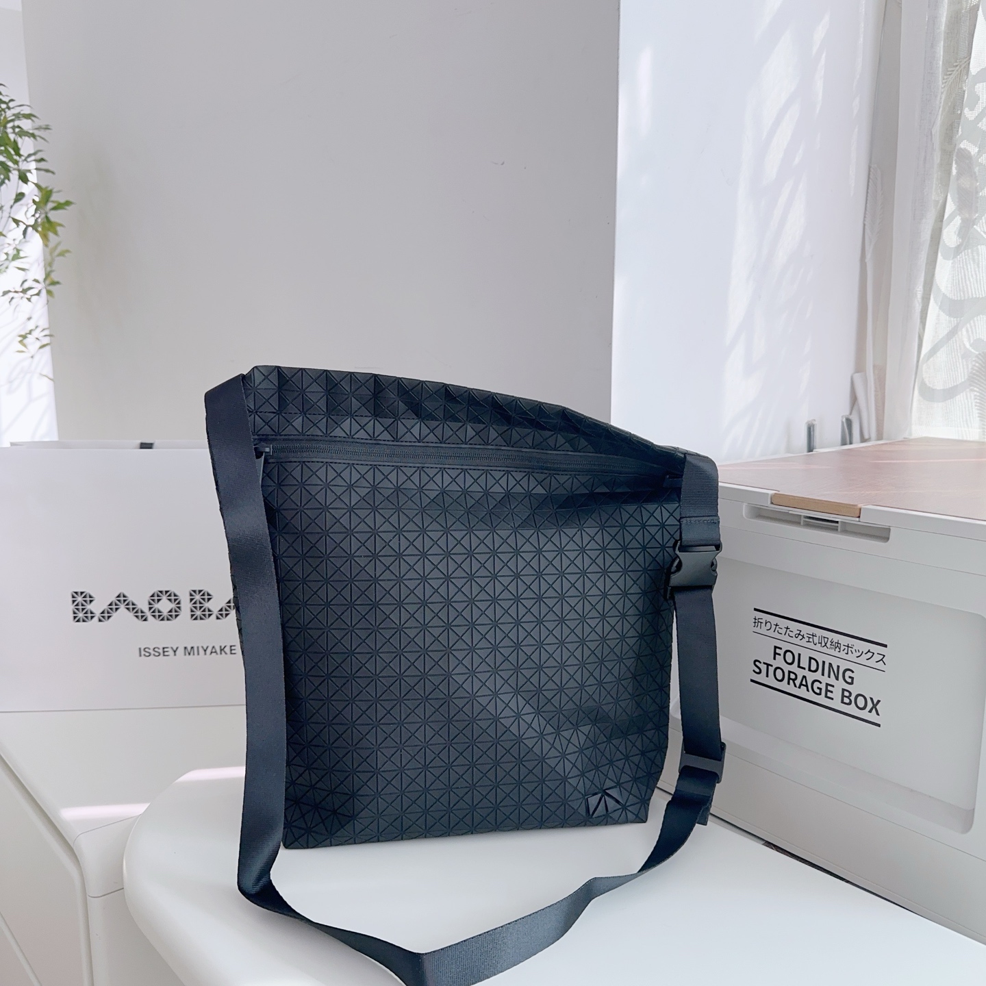 Issey Miyake Bao Bao Matte Crossbody Bag, Lightweight Commuter Tote 4 i1742714497591 8499 0 2