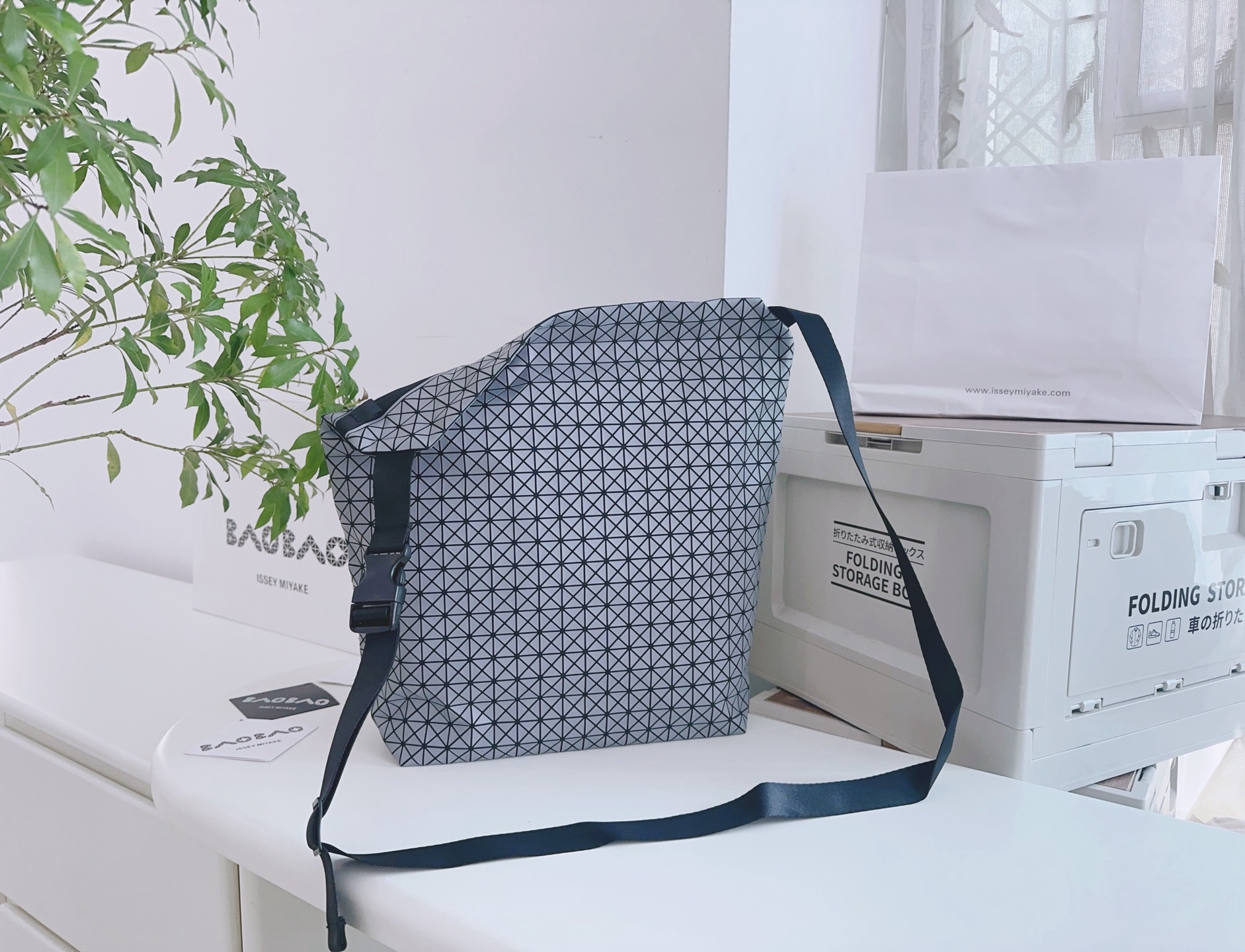 Issey Miyake BAO BAO Matte Crossbody Bag, Lightweight & Stylish, Commute-Ready 6 i1742715087295 6710 0 4
