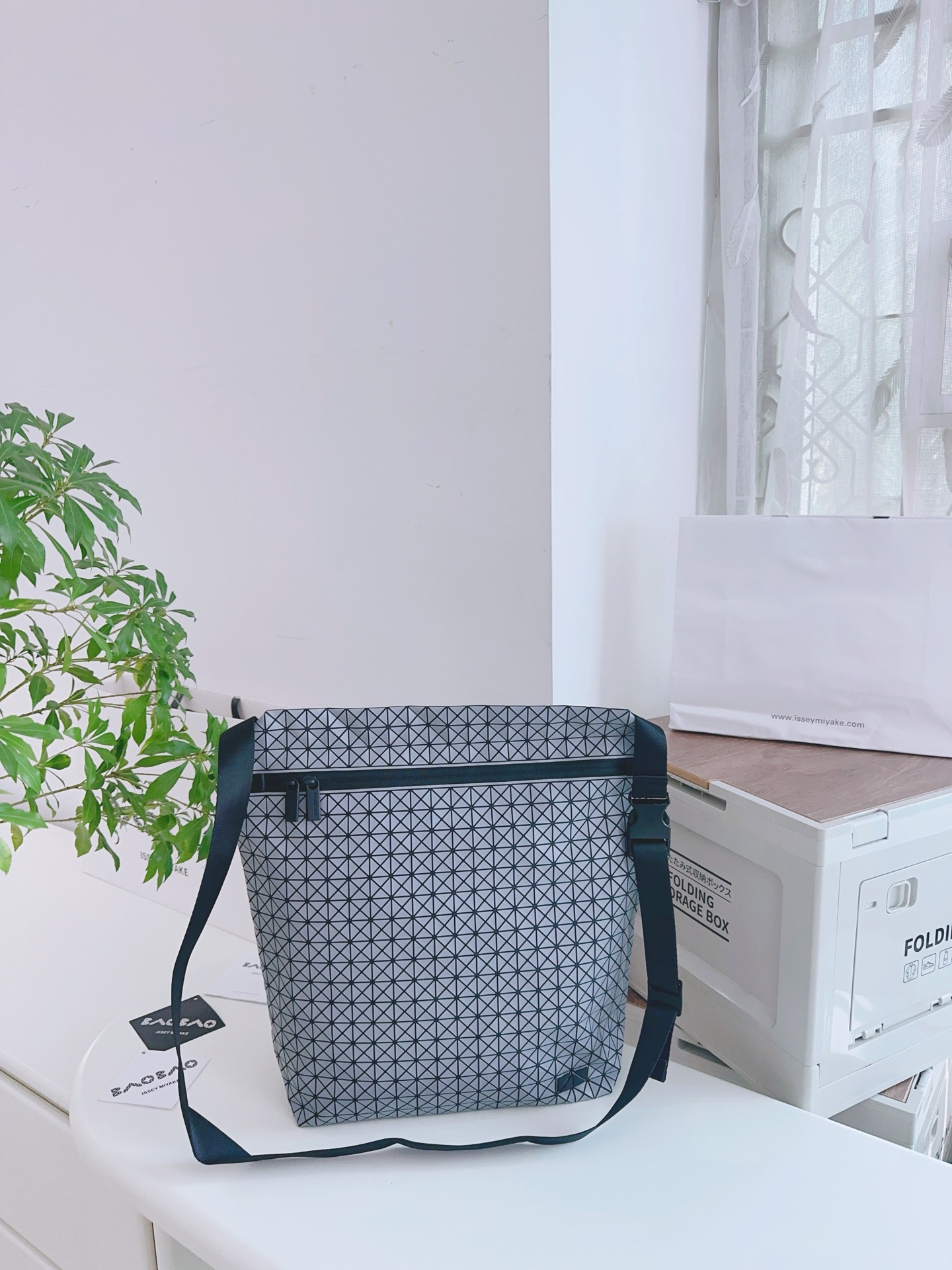 Issey Miyake BAO BAO Matte Crossbody Bag, Lightweight & Stylish, Commute-Ready 5 i1742715088101 6022 0 3