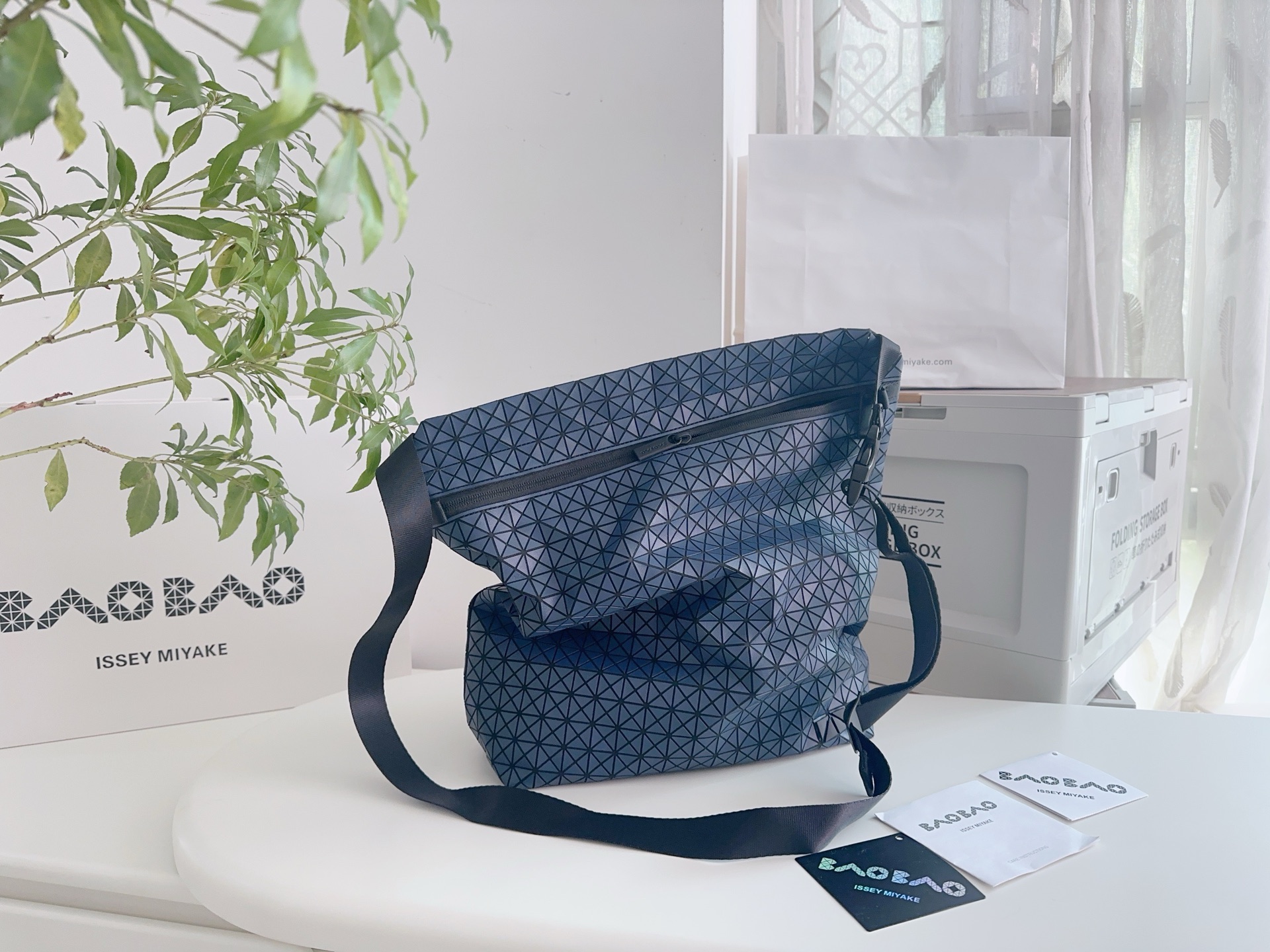 Issey Miyake Bao Bao Matte Blue Crossbody Bag - Lightweight & Stylish Tote 2 i1742715874666 6484 0 7