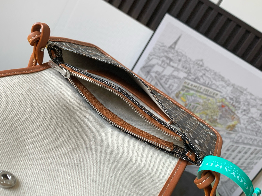 Goyard Plumet Shoulder Bag Black Brown, Iconic Design, Compact Size 20.5X2.5x14 cm 10 i1746609984669 315 0 8