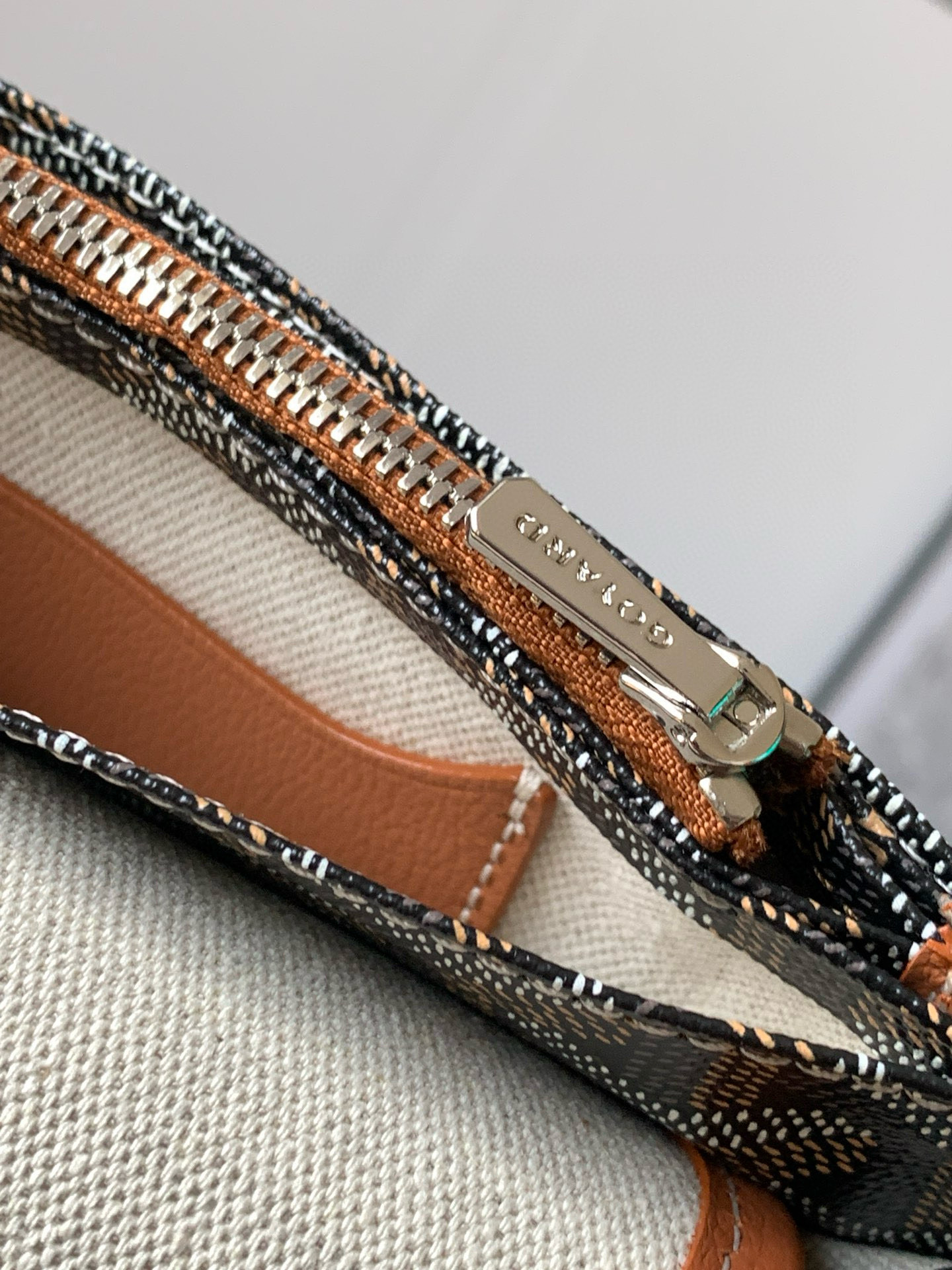 Goyard Plumet Shoulder Bag Black Brown, Iconic Design, Compact Size 20.5X2.5x14 cm 9 i1746609984879 7959 0 7