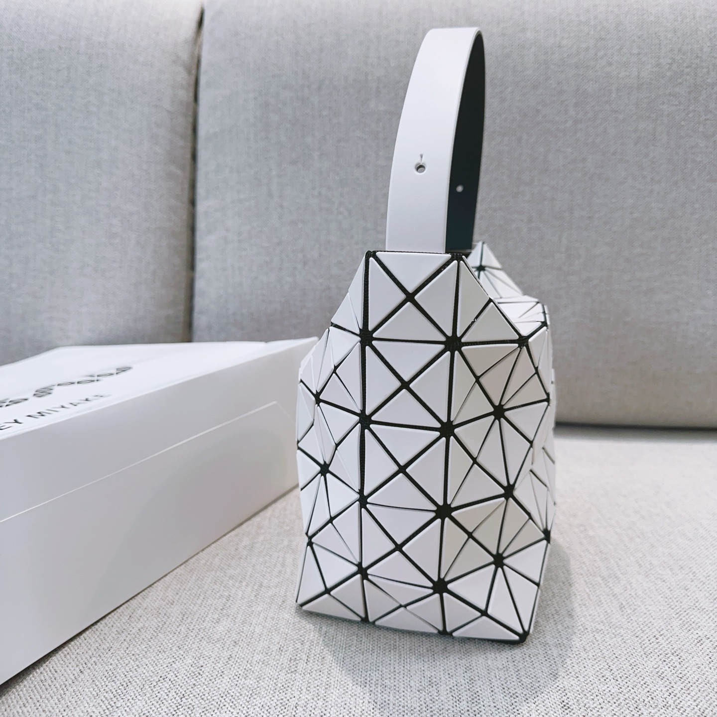 Issey Miyake White 'Valley' Hobo Bag - Limited Edition, Adjustable Handle 3 i1756621680542 9951 0 2