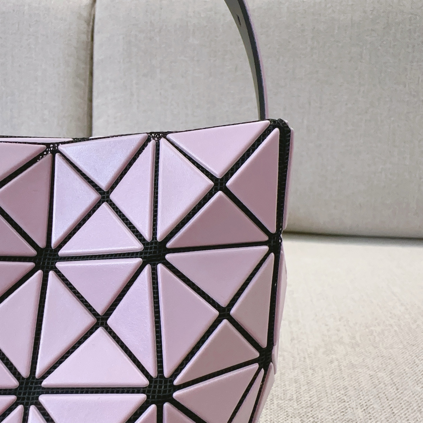 Issey Miyake Limited Edition Valley Ballet Bag Pink Hobo Handbag 8 i1756622484462 4254 0 6