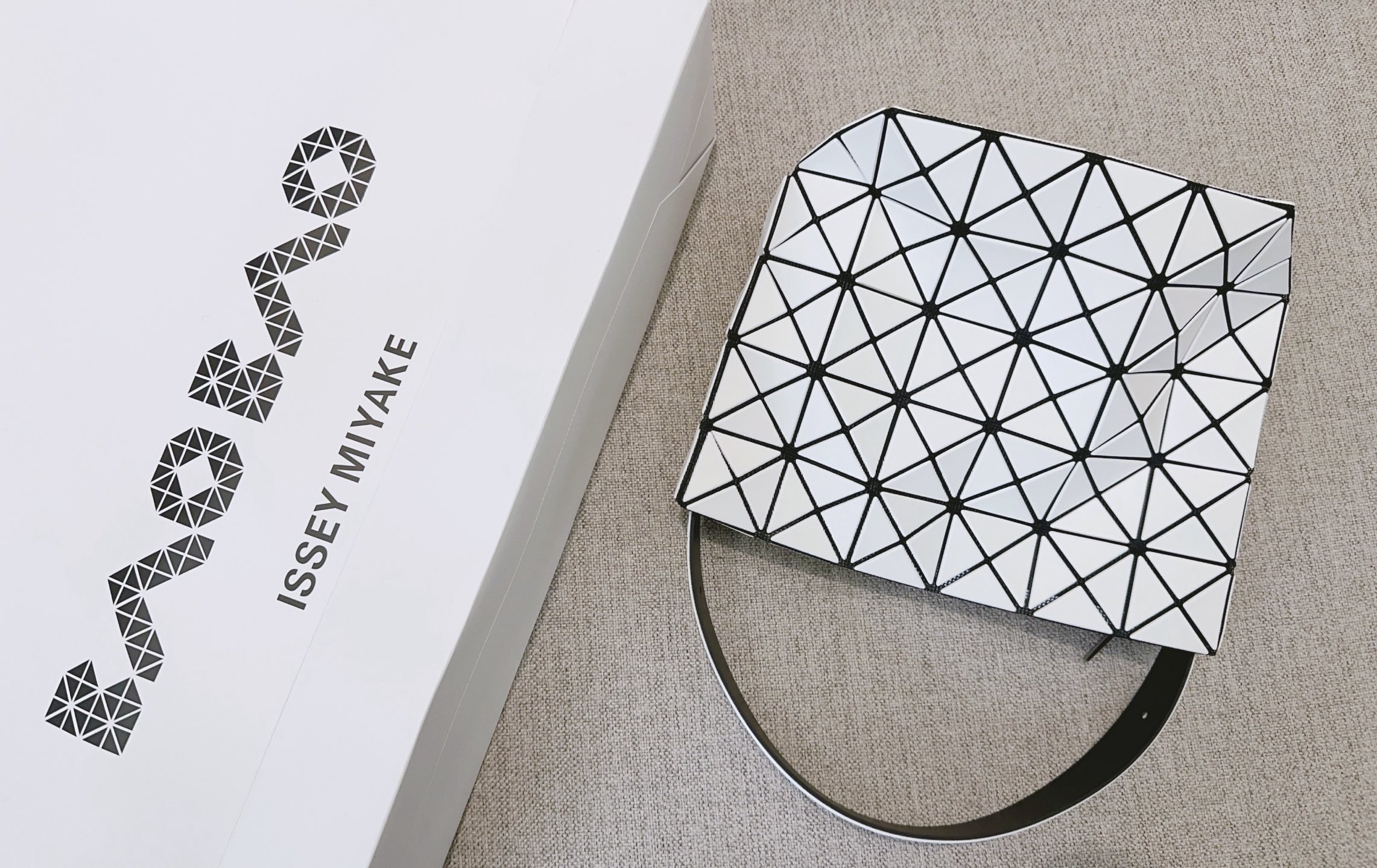 Issey Miyake 7th Limited Valley Ballet Bag White Hobo Handbag 5 i1756622857540 9174 0 3