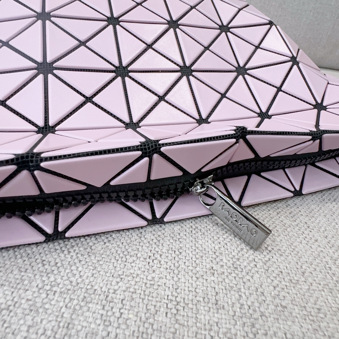 Miyake Matte Pink Ballet Bag - Limited Edition Hobo Handbag 7 i1756625849392 9352 0 5