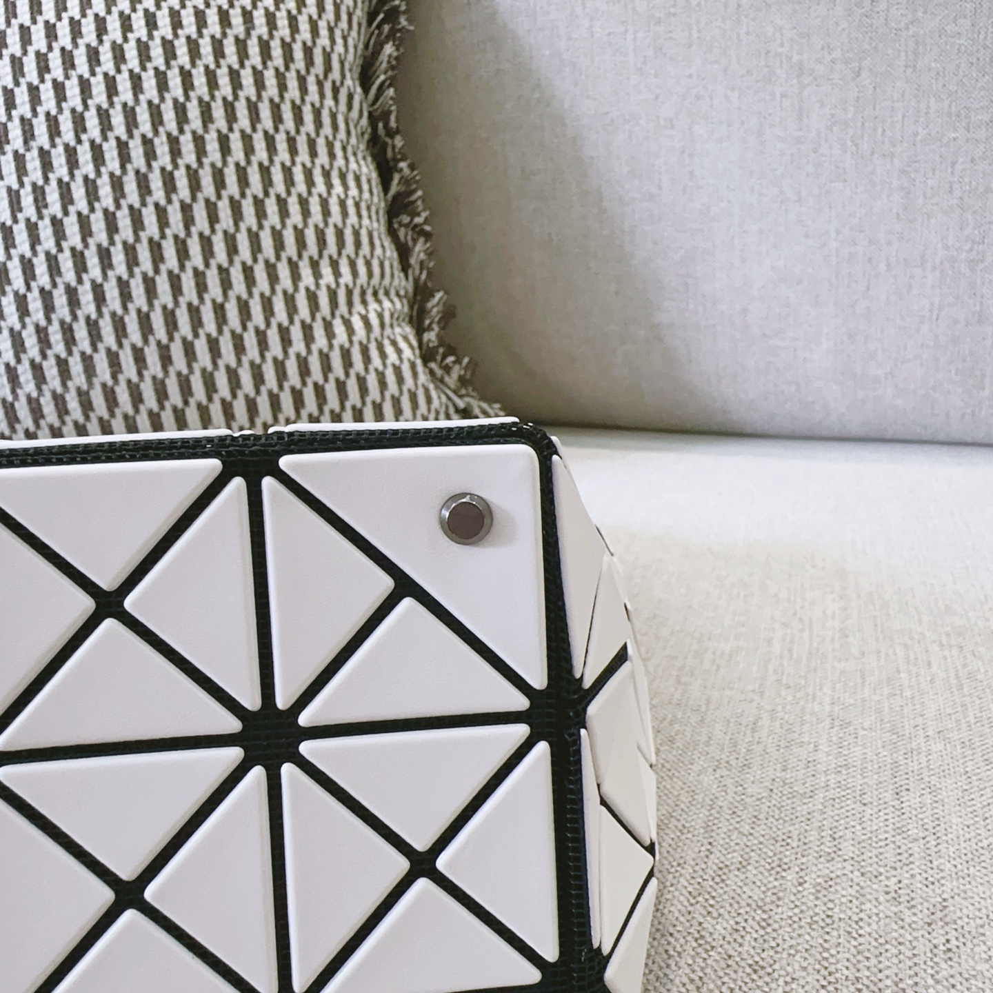 Bao Bao Issey Miyake Matte White Valley Ballet Bag Hobo Handbag,BB26 7 i1756626080200 7005 0 5