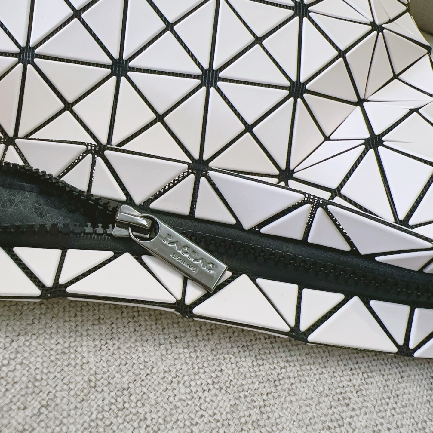 Bao Bao Issey Miyake Matte White Valley Ballet Bag Hobo Handbag,BB26 9 i1756626080241 5613 0 8