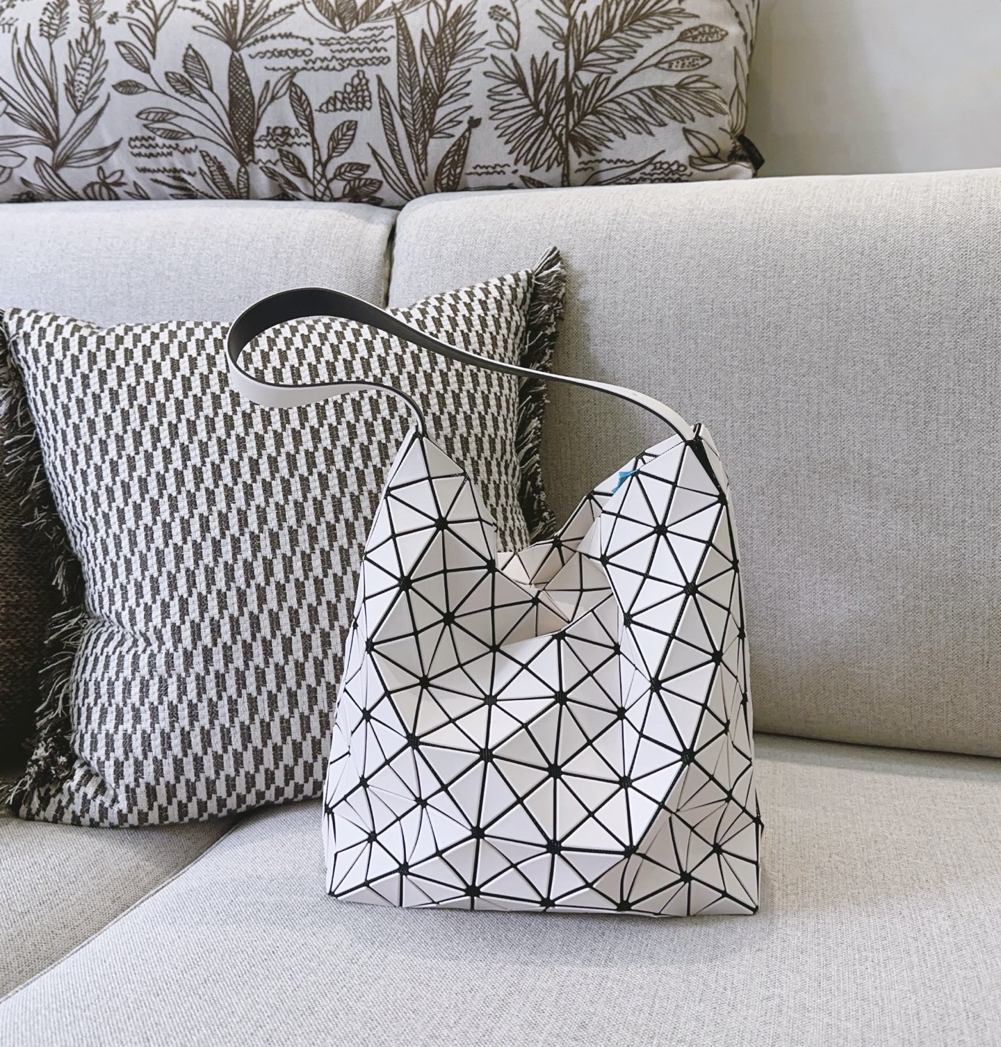 Bao Bao Issey Miyake Matte White Valley Ballet Bag Hobo Handbag,BB26 2 i1756626080402 6102 0 1