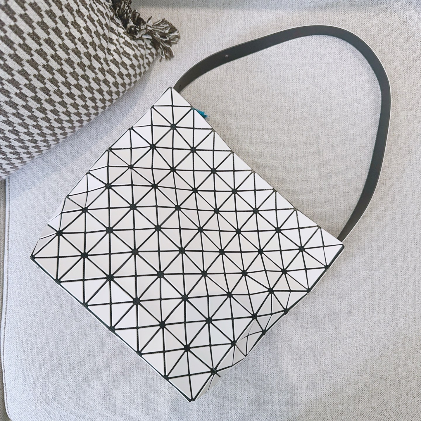 Bao Bao Issey Miyake Matte White Valley Ballet Bag Hobo Handbag,BB26 5 i1756626081110 3864 0 6