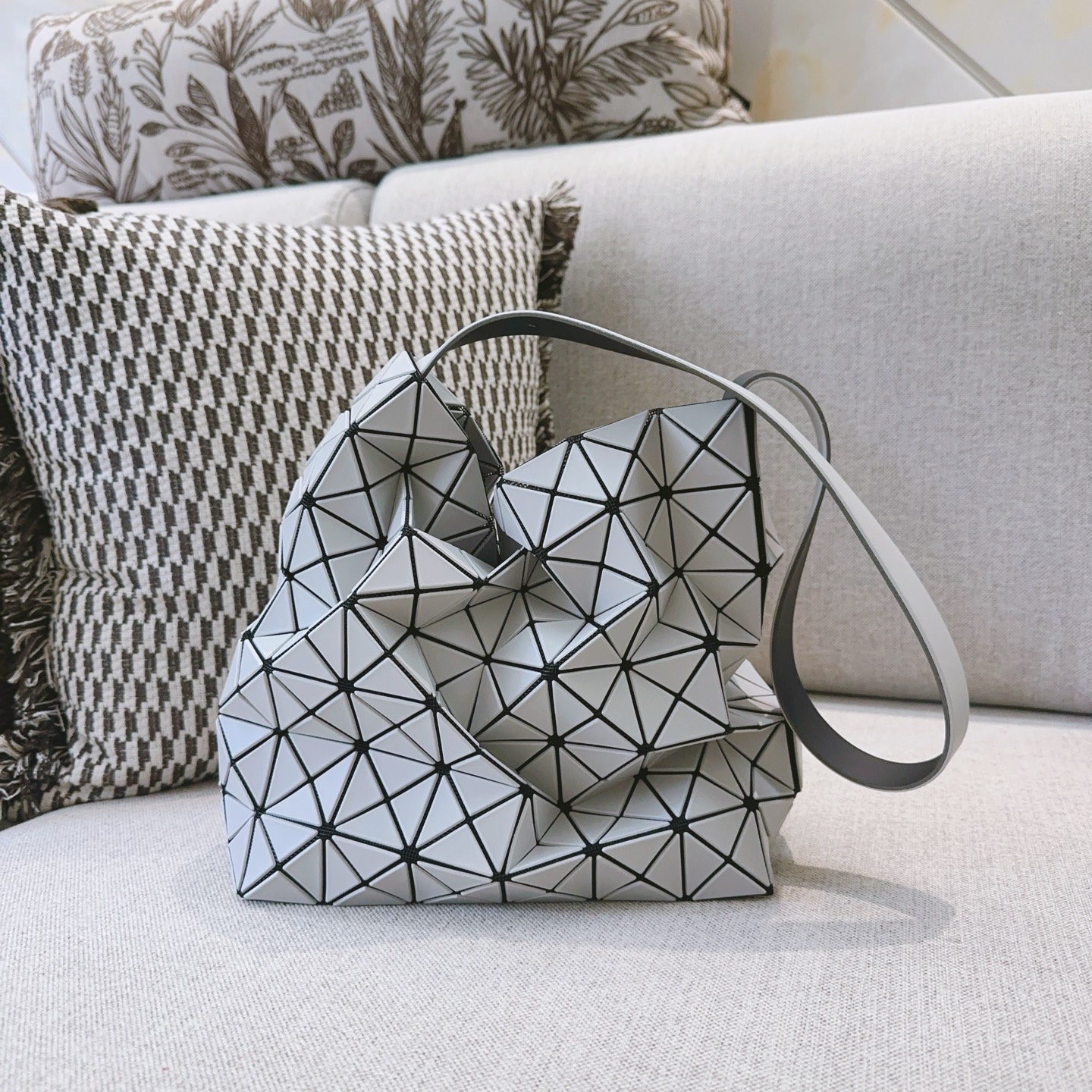 Issey Miyake Limited Edition 7 Valley Ballet Bag, Matte Ice Gray Hobo Handbag 3 i1756626450429 8239 0 1