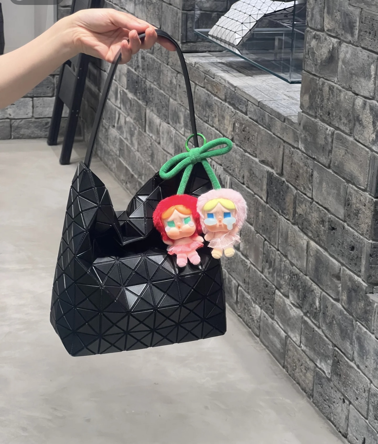 Issey Miyake Bao Bao Ballet Bag - Lightweight & Stylish Tote 2 i1756629072797 401 0 4