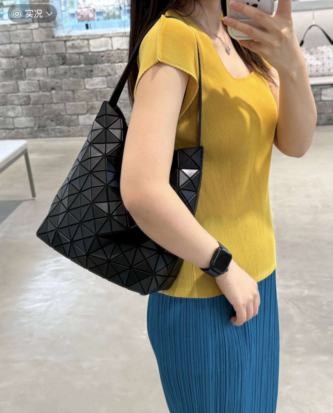 Bao Bao Issey Miyake Large Ballet Bag - Stylish Geometric Design 6 i1756630089465 7715 0 5