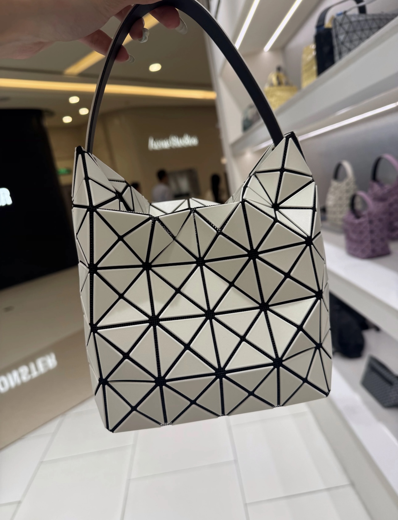 BAO BAO ISSEY MIYAKE BB26 Ballet Bag, Adjustable Shoulder Strap, Tote Handbag 6 i1756630437541 5246 0 3