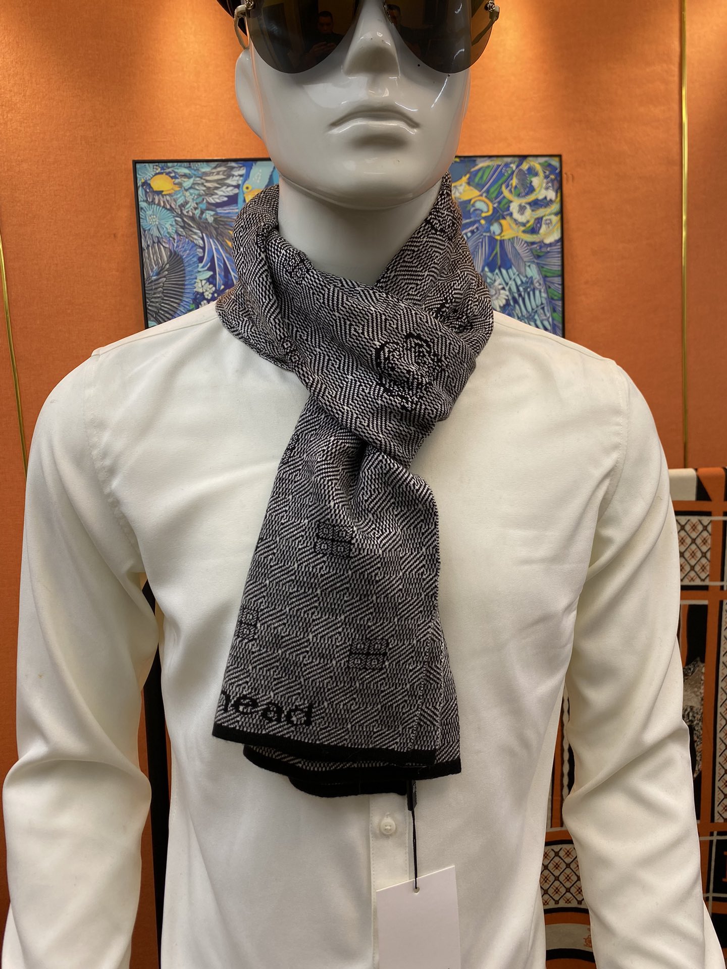 NO:163050,Certificate (Guqi) original single quality, imperial palace-level top-quality donkey!  The autumn and winter counter is on sale. Top cashmere knitted long scarf. It is combined with exquisite and simple patterns to form a classic pattern. It is extremely beautiful. Really, the upper body is extremely skin-skin-toned. It is versatile. Look at it yourself if it looks good or not. There is no need to question the quality!  180*30cm, cashmere, ordinary scarf, louis vuitton19860909批（古奇）原单品质 御用殿堂级极品驴！秋冬专柜在售 顶级羊绒针织长巾.配以精美简约图案组合成经典图案 美丽至极 真的 上身极为衬肤色 百搭 好看不好看自己看吧 品质不用质疑 ！180*30cm,羊绒,普通围巾,louis vuitton,scarf