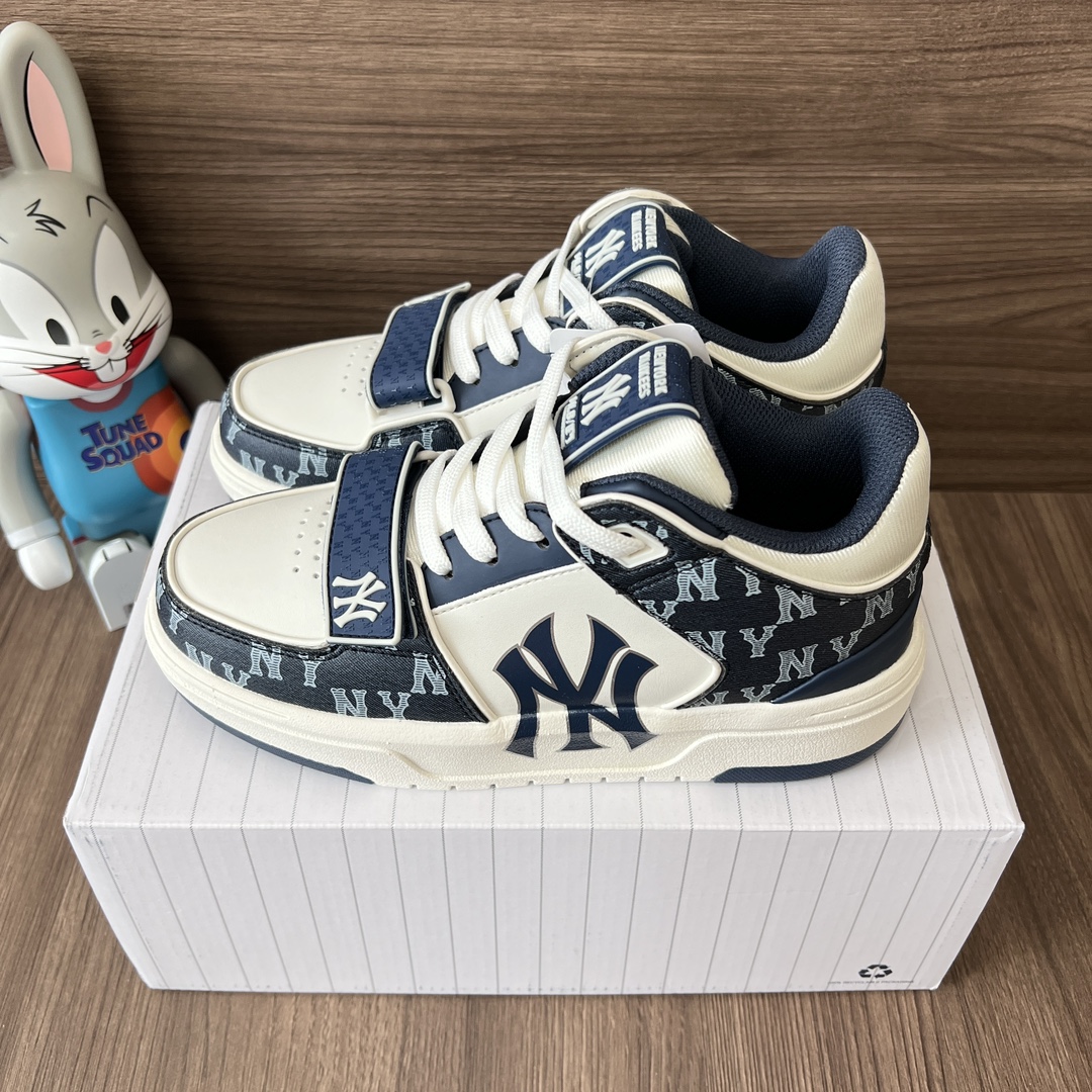 NO:242283,Top version MLB New York Yankees retro old flower anti-slip wear-resistant mid-top shoes for men and women. Size 35-45 code: 3ASXCDN3N-50NYD Full set of decoction packaging poison card poison buckle cotton socks poison box., casual shoes/sports shoes, sneakers19860909顶级版本MLB纽约洋基队复古老花防滑耐磨中帮板鞋男女同款海军蓝. 码数35-45码 编码: 3ASXCDN3N-50NYD 全套得物包装毒卡 毒扣 棉袜 毒盒.,休闲鞋/运动鞋,sneakers,Women's Shoes
