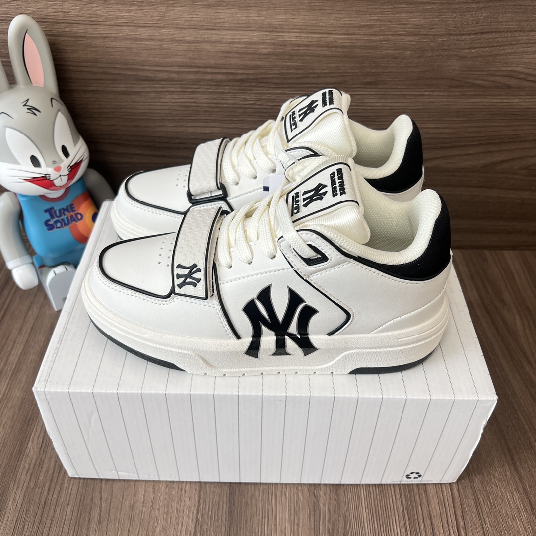 NO:242277,Top version MLB Chunky Liner New York Yankees anti-slip wear-resistant mid-top shoes for men and women. Size 35-45 code: 3ASXLMB3N-50BKS Full set of decoction cards, poison buckles, cotton socks, poison box., casual shoes/sports shoes, manolo blahnik, sneakers19860909顶级版本MLB Chunky Liner纽约洋基队防滑耐磨中帮板鞋男女同款米白黑. 码数35-45码 编码: 3ASXLMB3N-50BKS 全套得物包装毒卡 毒扣 棉袜 毒盒.,休闲鞋/运动鞋,manolo blahnik,sneakers,Women's Shoes