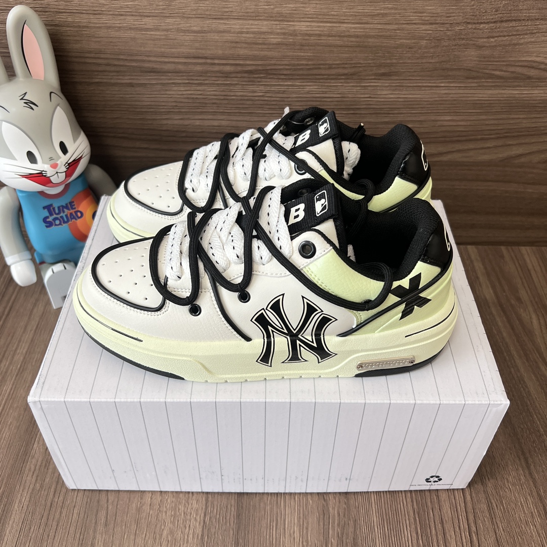 NO:242278,Top version MLB New York Yankees couples fragrance milk tea deconstructed double shoelaces retro old low-top shoes men and women same style white black and green. Size 35-45 code: 3ASXCA12N-50WHS (Team16-Men and Women Matcha Portuguese) Full set of gift packaging poison card poison buckle cotton socks poison box., casual shoes/sports shoes, sneakers19860909顶级版本MLB纽约洋基队情侣款清香奶茶解构双鞋带复古做旧低帮板鞋男女同款白黑绿. 码数35-45码 编码: 3ASXCA12N-50WHS(Team16-男女抹茶葡提) 全套得物包装毒卡 毒扣 棉袜 毒盒.,休闲鞋/运动鞋,sneakers,Women's Shoes