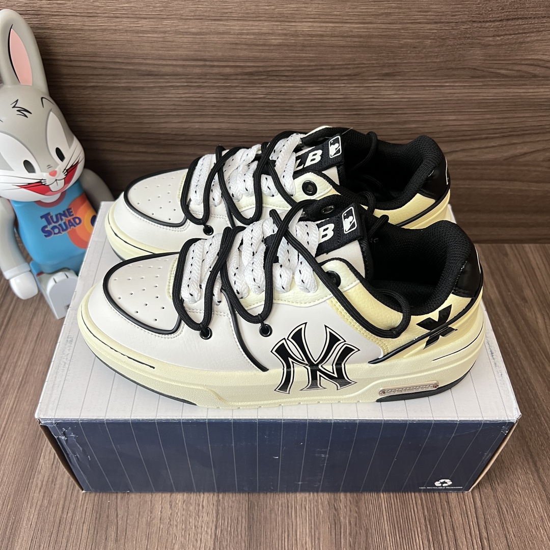 NO:242253,Top version MLB New York Yankees Fragrance Milk Tea Human Fireworks Deconstructed Double Lace Retro Old Low Top Shoes Men and Women's Same Model Yellow. Size 35-45 Code: 3ASXCA12N-50WHS (Team16-Male and Women's Fireworks) Full set of Dewu Packaging Poison Card Poison Buckle Cotton Socks Poison Box., Casual Shoes/Sports Shoes, Sneakers19860909顶级版本MLB纽约洋基队清香奶茶人间烟火解构双鞋带复古做旧低帮板鞋男女同款黄色. 码数35-45码 编码: 3ASXCA12N-50WHS(Team16-男女人间烟火) 全套得物包装毒卡 毒扣 棉袜 毒盒.,休闲鞋/运动鞋,sneakers,Women's Shoes