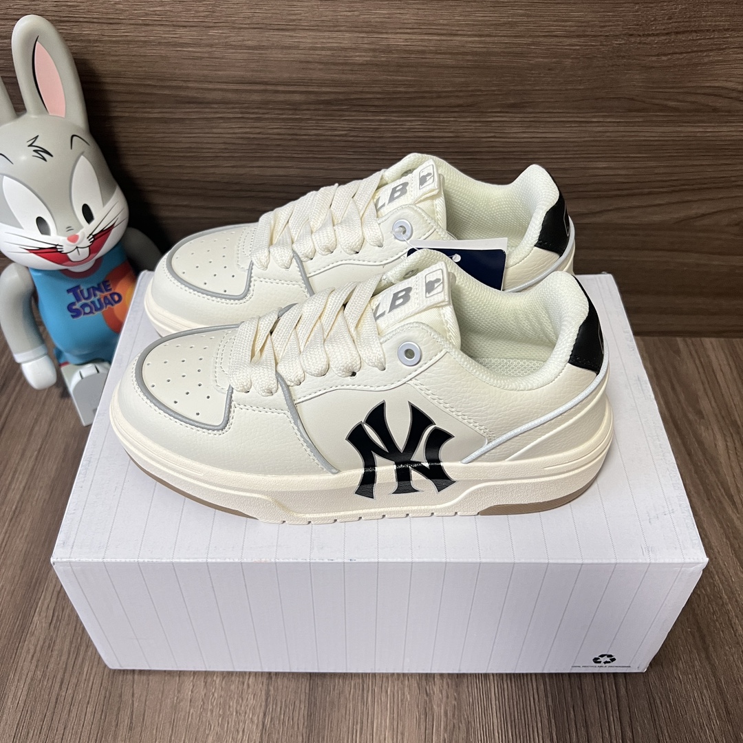 NO:242318,Top version MLB Chunky Liner retro thick-soled casual shoes men and women ivory white. Size 35-45 code: 3ASXCA12N-50IVS Full set of dessert packaging poison card poison buckle cotton socks poison box., casual shoes/sports shoes, sneakers19860909顶级版本MLB Chunky Liner复古厚底休闲板鞋男女同款象牙白色. 码数35-45码 编码: 3ASXCA12N-50IVS 全套得物包装毒卡 毒扣 棉袜 毒盒.,休闲鞋/运动鞋,sneakers,Women's Shoes