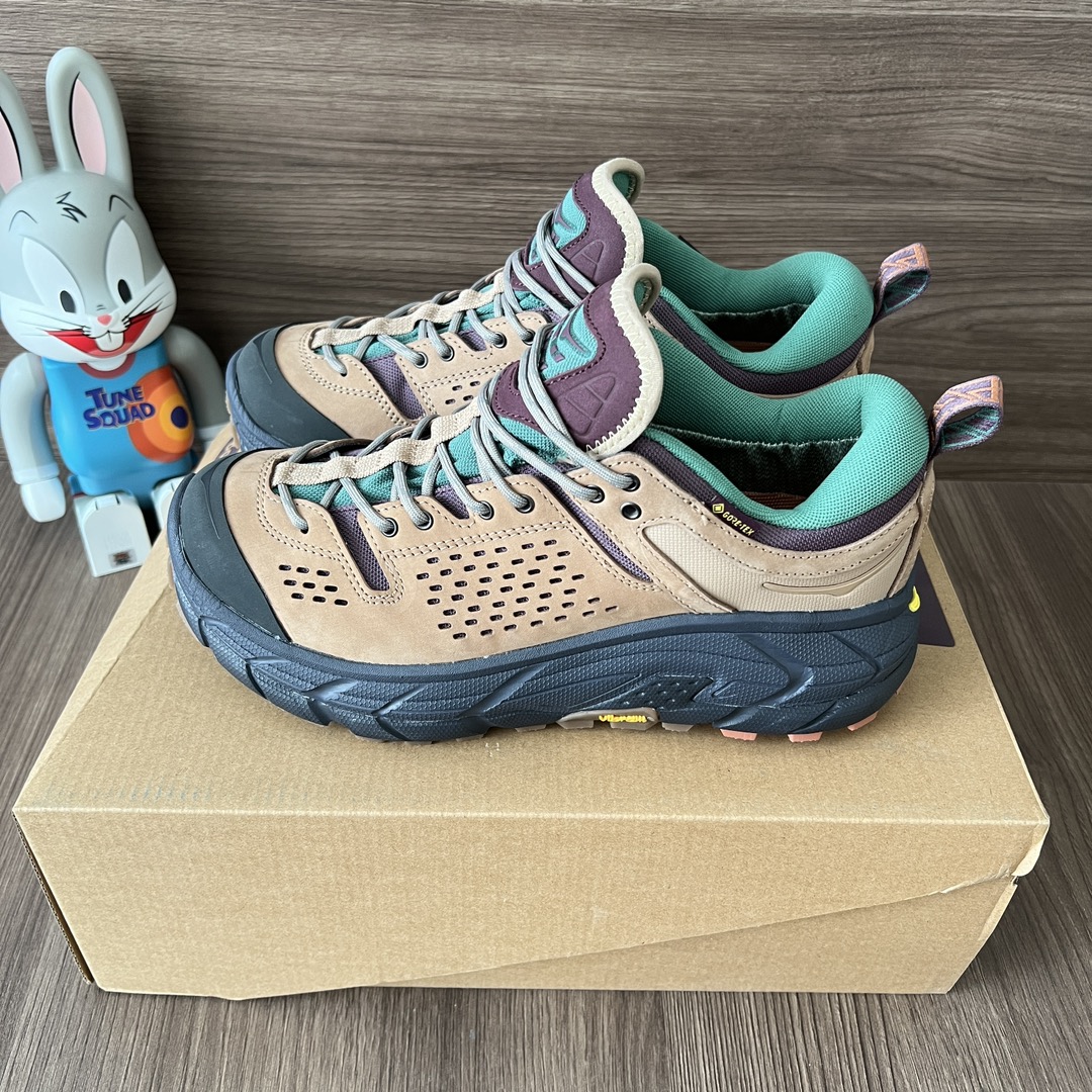 NO:242164,(Spot on the day) Top version Bodega x HOKA ONE ONE Tor Ultra Low wear-resistant breathable low-top outdoor functional shoes for men and women. Size 36-46 (including half-code) Code: 1145771-NBYL Full set of dessert packaging poison card poison buckle cotton socks poison box., casual shoes/sports shoes, sneakers19860909(当天现货) 顶级版本Bodega x HOKA ONE ONE Tor Ultra Low耐磨透气低帮户外功能鞋男女同款棕色. 码数36-46码(含半码) 编码: 1145771-NBYL 全套得物包装毒卡 毒扣 棉袜 毒盒.,休闲鞋/运动鞋,sneakers,Women's Shoes