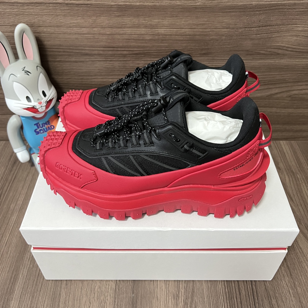 NO:242386,Top version of Moncler Trailgrip mesh lace-up round-toe low-top sports casual shoes black and red. Size 36-46 code: I109A4M00350M2058014 Full set of decisive packaging poison card poison buckle poison tag cotton socks poison box., casual shoes/sports shoes, christian louboutin, Moncler, sneakers19860909顶级版本Moncler盟可睐Trailgrip网布系带圆头低帮运动休闲鞋黑红. 码数36-46码 编码: I109A4M00350M2058014 全套得物包装毒卡 毒扣 毒吊牌 棉袜 毒盒.,休闲鞋/运动鞋,christian louboutin,Moncler,sneakers,Women's Shoes