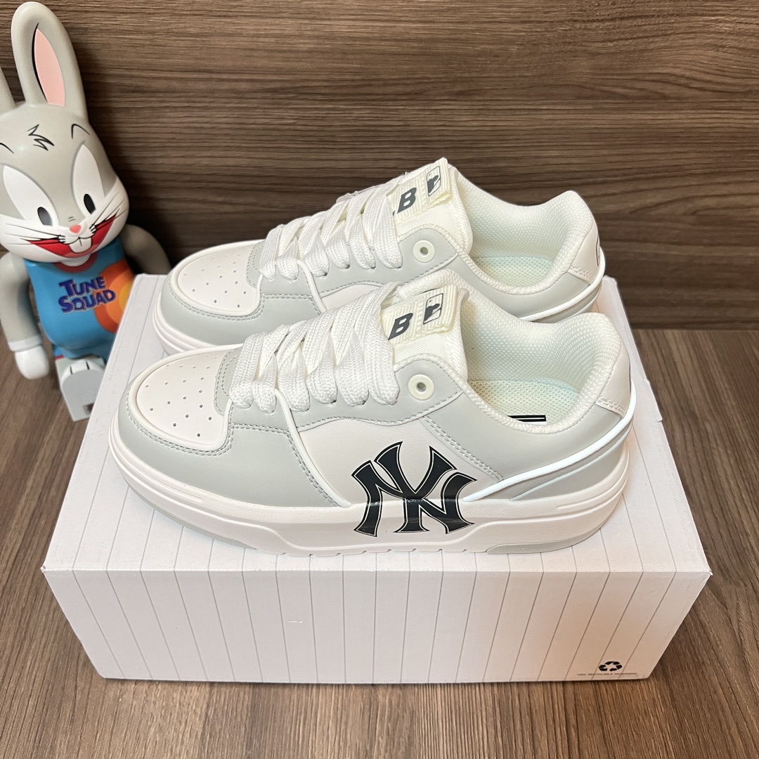 NO:242334,Top version of MLB New York Yankees' unique charm, free and flexible wear-resistant high and low top shoes for men and women, white gray. Size 35-45 code: 3ASXCA12N-50WHS full set of decoction packaging poison card poison buckle cotton socks poison box., casual shoes/sports shoes, sneakers19860909顶级版本MLB纽约洋基队独特魅力自由灵动耐磨增高低帮板鞋男女同款白灰. 码数35-45码 编码: 3ASXCA12N-50WHS 全套得物包装毒卡 毒扣 棉袜 毒盒.,休闲鞋/运动鞋,sneakers,Women's Shoes