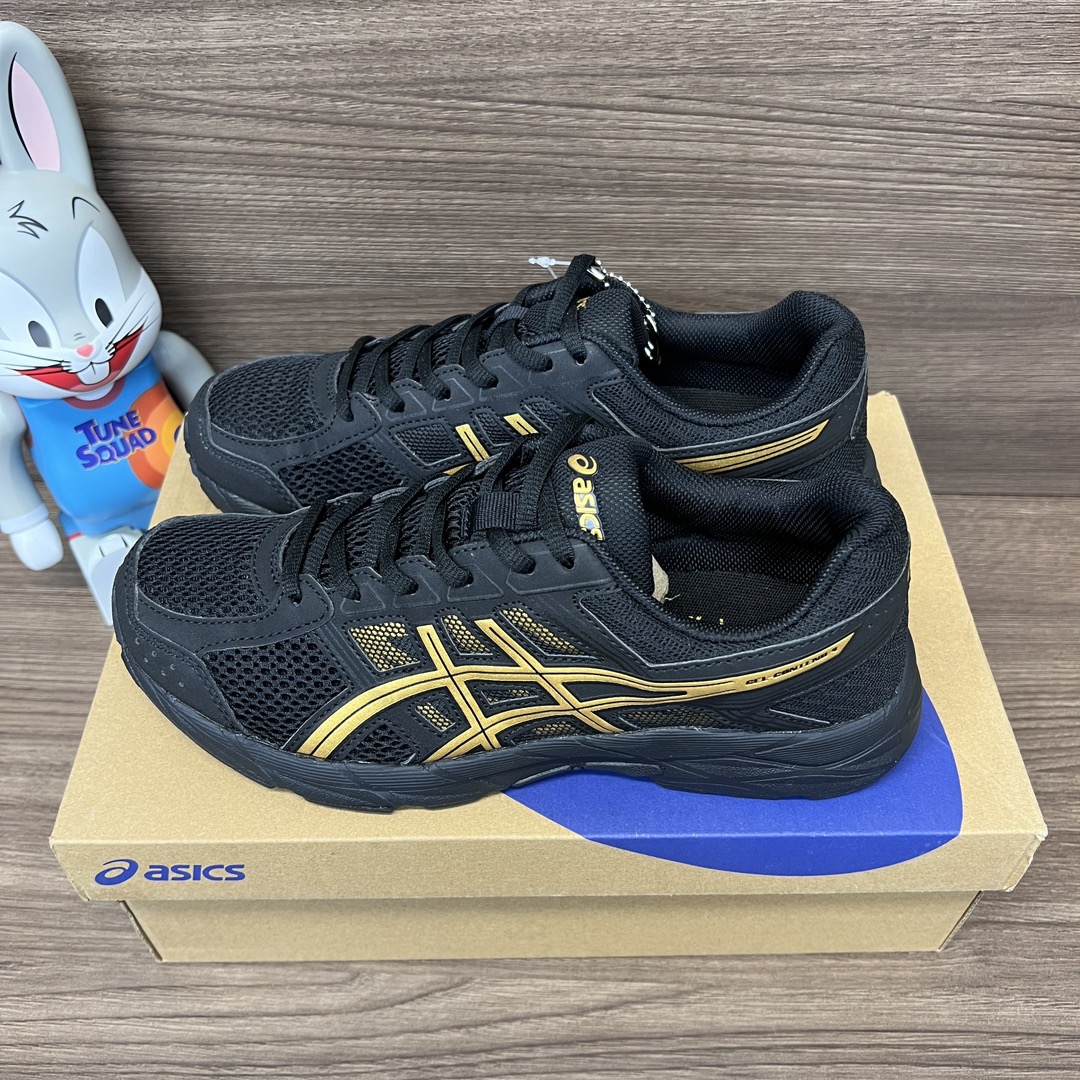 NO:242230,Top version Asics Gel-Contend 4 Lightweight, comfortable, non-slip and wear-resistant Black and gold low-top running shoes. Item number: T8D4Q-013 Packaging: Full set of Dewu accessories poison box with a pair of pure cotton socks. Size: 36 36.5 37.5 38 38.5 39 40 40.5 41 42 42.5 43 44 44.5 45 sizes!  (Forward size shot), casual shoes/sports shoes, ASICS, sneakers, socks19860909顶级版本Asics Gel-Contend 4 亚瑟士 轻便舒适防滑耐磨 黑金低帮跑步鞋. 货号: T8D4Q-013 包装:全套得物配件毒盒配纯棉袜子一副. 码数:36 36.5 37.5 38 38.5 39 40 40.5 41 42 42.5 43 44 44.5 45码！(正码拍),休闲鞋/运动鞋,ASICS,sneakers,socks,Women's Shoes