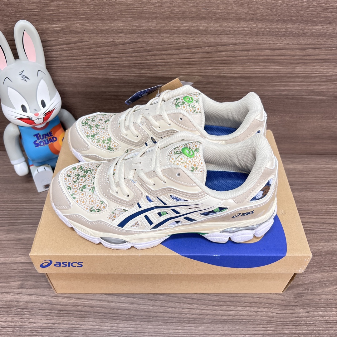 NO:242263,Needles x Asics GEL-NYC Leather Cool Shoes, Anti-slip and Wear-resistant Low-top Lifestyle casual shoes Rice-brown blue Item number: 1202A441-250 Packaging: A complete set of Dewu accessories poison boxes with pure cotton socks. Size: 36 36.5 37.5 38 38.5 39 40 40.5 41 42 42.5 43 44 44.5 45 sizes!  (Forward size shot), casual shoes/sports shoes, sneakers, socks19860909Needles x Asics GEL-NYC 皮革 炫酷 减震防滑耐磨 低帮 生活休闲鞋 米棕蓝 货号: 1202A441-250 包装:全套得物配件毒盒配纯棉袜子一副. 码数:36 36.5 37.5 38 38.5 39 40 40.5 41 42 42.5 43 44 44.5 45码！(正码拍),休闲鞋/运动鞋,sneakers,socks,Women's Shoes