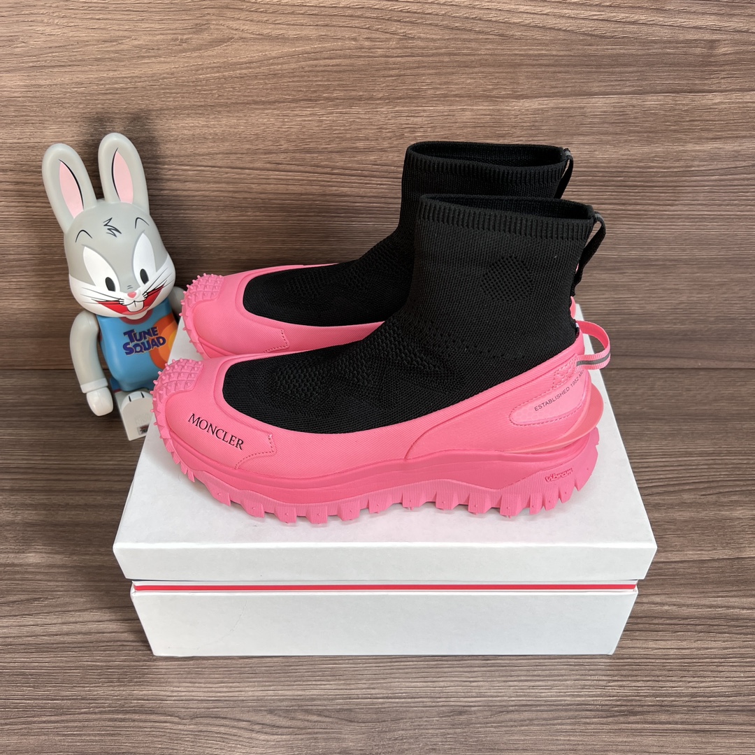 NO:242387,Top version of Moncler Mengkelai (blind) Trailgrip round-toe fabric short boots couple shoes black powder. Original last data development Fabric fly-woven surface combination EVA lightweight cushioning material midsole Vibram Megagrip composite rubber material anti-slip sole. Size: 36-46 sizes (positive size), boots, christian louboutin, Moncler, Moncler, boots19860909顶级版本Moncler 盟可睐(蒙口)Trailgrip 圆头织物套穿短靴情侣鞋黑粉. 原楦数据开发 面料飞织面组合EVA轻量化缓震材料中底Vibram Megagrip复合橡胶材料防滑大底. 码数:36-46码(正码),靴子,christian louboutin,Moncler,Moncler,boots,Women's Shoes