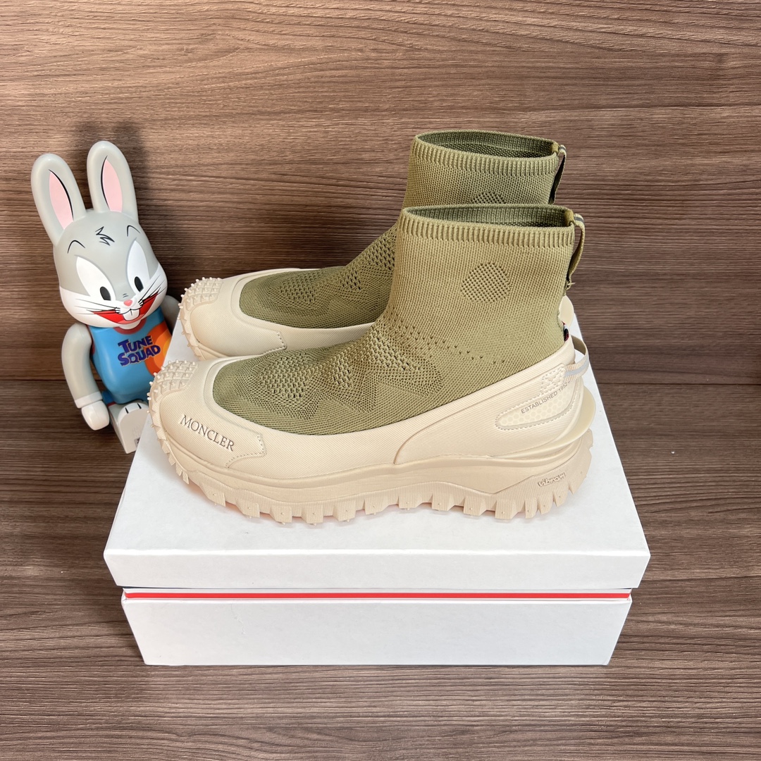 NO:242382,Top version of Moncler Mengkelai (blocked) Trailgrip round-toe fabric short boots couple shoes green. Original last data development Fabric fly-woven surface combination EVA lightweight cushioning material midsole Vibram Megagrip composite rubber material anti-slip sole. Size: 36-46 sizes (positive size), boots, christian louboutin, Moncler, Moncler, boots19860909顶级版本Moncler 盟可睐(蒙口)Trailgrip 圆头织物套穿短靴情侣鞋米绿色. 原楦数据开发 面料飞织面组合EVA轻量化缓震材料中底Vibram Megagrip复合橡胶材料防滑大底. 码数:36-46码(正码),靴子,christian louboutin,Moncler,Moncler,boots,Women's Shoes