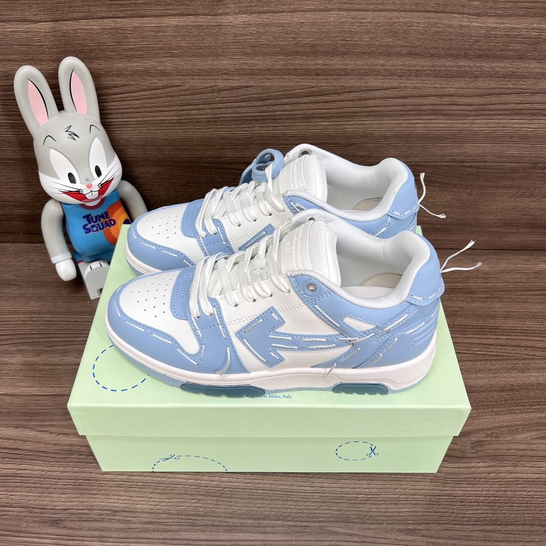 NO:240962,Top version TFBOYS x OFF-WHITE round-toe lace-up low-top shoes couple white Lan. American designer Virgil Abloh, with the popular culture of the younger generation, created a luxury street fashion brand Off-White. Walking between street culture and high-end fashion, interpreting youth culture with contemporary elements, this style is representative. Fabric cowhide and seam, with outsole rubber combination crystal transparent fit. Size 36-47!  (positive size), casual shoes/sports shoes, off white, tom ford, sneakers, cowhide19860909顶级版本TFBOYS x OFF-WHITE 圆头系带低帮板鞋情侣款白兰. 美国设计师Virgil Abloh 以年轻世代的流行文化为号召,-手创立奢华街 头潮牌 Off-White.行走于街头文化与高端时尚之间,以当代元素诠释青年文化此款具有代表性. 面料牛皮拼接缝制 大底橡胶组合水晶透明贴合. 码数36-47码！(正码),休闲鞋/运动鞋,off white,tom ford,sneakers,cowhide,Women's Shoes