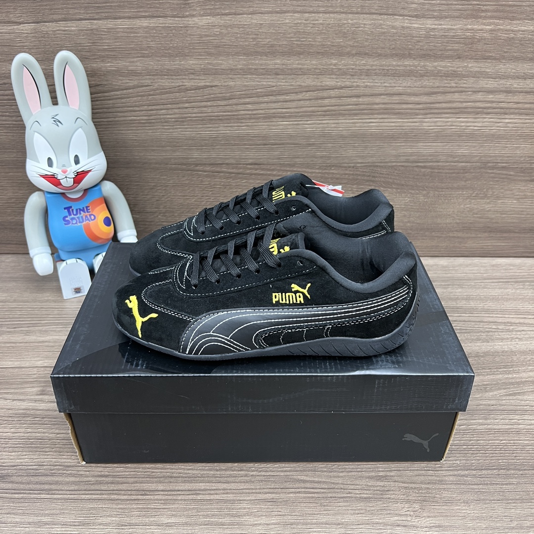 NO:241917,Top version PUMA Speedcat OG non-slip and wear-resistant low-top training shoes, life and casual shoes, racing shoes, men and women, black and gold. The upper uses top suede embroidered Puma logo, spliced ​​PUMA iconic logo. Outsole wear-resistant rubber outsole!  Packaging full set of Dewu accessories Add to box packaging!  Size 35-45 (positive size), casual shoes/sports shoes, sneakers, chamois leather19860909顶级版本PUMA Speedcat OG 防滑耐磨 低帮 训练鞋 生活休闲鞋 赛车鞋男女同款黑金色. 鞋面采用头层麂皮刺绣彪马logo 拼接PUMA标志性标识.大底耐磨橡胶大底！ 包装全套得物配件加得物盒包装！ 码数35-45码（正码）,休闲鞋/运动鞋,sneakers,chamois leather,Women's Shoes