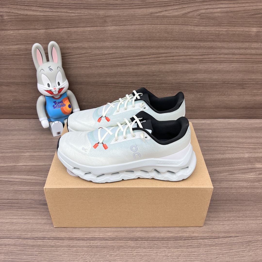 NO:253081,Top version of On-On Fabric Cloudtilt Classic LOGO Comfortable Shoes Absorbing and Wear-resistant Low-top Living casual shoes. This series of works created by Swiss high-performance sports brand On has the upper made of recycled polyester and mesh fabric, with exclusive hollow rubber sole, and the side On-signature LoGo is decorated with full coverage of seam details. Packaging: Full set of Dewu accessories reinforced Dewu box packaging!  Size: 36-45 (positive size), casual shoes/sports shoes, christian louboutin, sneakers19860909顶级版本On昂跑 织物 Cloudtilt 经典LOGO 舒适 减震耐磨 低帮 生活休闲鞋. 瑞士高性能运动品牌on打造的此系列作品,鞋面由再生聚酯纤维和网眼布制成,采用独家镂空橡胶鞋底,侧面On标志性LoGo饰有全覆盖贴缝细节. 包装:全套得物配件加固得物箱包装！ 码数:36-45码(正码),休闲鞋/运动鞋,christian louboutin,sneakers,Women's Shoes