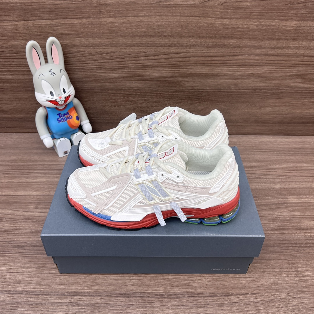 NO:253084,Top version New Balance 1906A lace-up round head wear-resistant low-top running shoes for men and women, white and red. Item number: M1906AD Packaging: Full set of Dewu accessories reinforced Dewu box packaging!  Number of codes: 36-45 positive codes!  , casual shoes/sports shoes, sneakers19860909顶级版本New Balance 1906A 系带圆头耐磨 低帮跑步鞋男女同款白红. 货号: M1906AD 包装:全套得物配件加固得物盒包装！ 码数:36-45正码！,休闲鞋/运动鞋,sneakers,Women's Shoes