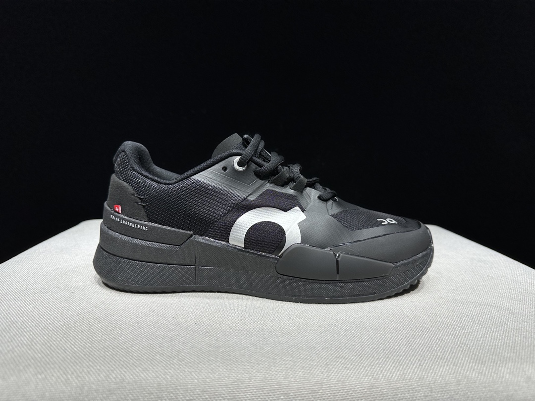 NO:239519,The Roger fabric is comfortable and versatile, shock-absorbing, breathable and lightweight, low-top, casual and casual shoes. Black. This series of works created by Swiss high-performance sports brand On is made of recycled polyester fiber and mesh fabric. It uses an exclusive hollow rubber sole. On the side, the signature LoGo is decorated with full coverage of seam details. Packaging: Full set of Dewu accessories reinforced Dewu box packaging!  Size: 36-47 (positive size), casual shoes/sports shoes, roger vivier, sneakers19860909顶级版本On昂跑 The Roger 织物 舒适百搭 减震透气轻便 低帮 生活休闲鞋.黑色 瑞士高性能运动品牌on打造的此系列作品,鞋面由再生聚酯纤维和网眼布制成,采用独家镂空橡胶鞋底,侧面On标志性LoGo饰有全覆盖贴缝细节. 包装:全套得物配件加固得物箱包装！ 码数:36-47码(正码),休闲鞋/运动鞋,roger vivier,sneakers,Women's Shoes