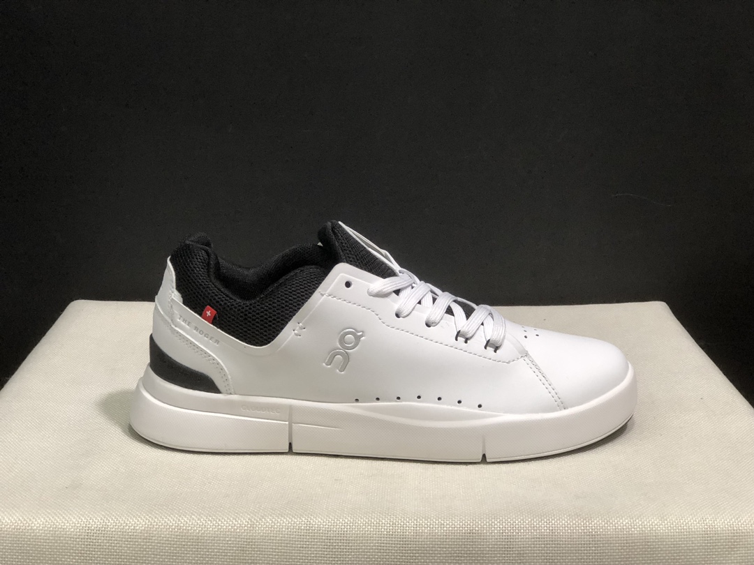 NO:239536,Top version of On The Roger spin 2 fabric Comfortable and versatile, shock-absorbing, breathable and lightweight, low-top, lifestyle casual shoes. White and black. This series of works created by Swiss high-performance sports brand On is made of recycled polyester fiber and mesh fabric. It uses an exclusive hollow rubber sole. On the side, On the iconic LoGo is decorated with full coverage of seam details. Packaging: Full set of Dewu accessories reinforced Dewu box packaging!  Size: 36-45 (positive size), casual shoes/sports shoes, roger vivier, sneakers19860909顶级版本On昂跑 The Roger spin 2 织物 舒适百搭 减震透气轻便 低帮 生活休闲鞋.白黑 瑞士高性能运动品牌on打造的此系列作品,鞋面由再生聚酯纤维和网眼布制成,采用独家镂空橡胶鞋底,侧面On标志性LoGo饰有全覆盖贴缝细节. 包装:全套得物配件加固得物箱包装！ 码数:36-45码(正码),休闲鞋/运动鞋,roger vivier,sneakers,Women's Shoes