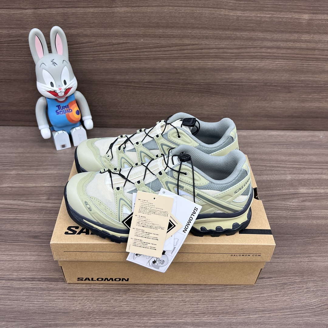 NO:242145,Top version SALOMON XT-Quest wear-resistant low-top outdoor functional shoes, same style for men and women, turtle dove green. The new top version has been re-edited for several months. The whole shoe last is basically the same as the original shoe, the outsole combination glue control is excellent, all details are carefully processed, the foot feels comfortable and light, and the best outdoor matching item for tooling. Item number: 417590 Size: 36-46 (positive size), casual shoes/sports shoes, sneakers19860909顶级版本SALOMON萨洛蒙 XT-Quest 耐磨 低帮 户外功能鞋 男女同款 斑鸠绿. 全新顶级版本经过几个月重新改版,整鞋楦型基本跟原鞋无差,大底组合胶水控制极佳,所有细节都精心处理,脚感舒适轻便,工装户外最佳搭配单品. 货号: 417590 码数:36-46码(正码),休闲鞋/运动鞋,sneakers,Women's Shoes