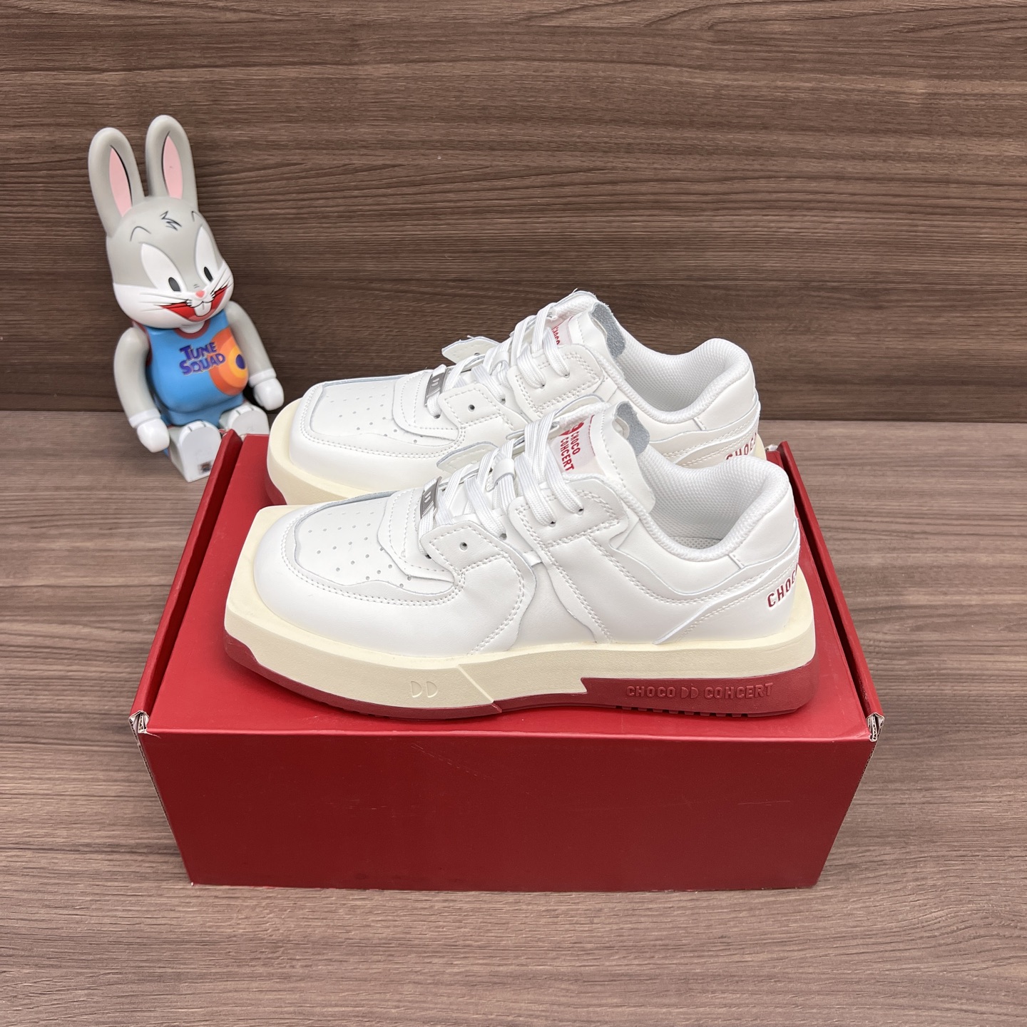 NO:248191,Top version CHOCO CONCERT cowhide, round square asymmetric sneakers, low top, fashionable shoes, same style for men and women, co-branded white. Number: CF5LDY99005-white Packaging: Full set of Dewu accessories Jiadewu box packaging!  Size: 36-45 (positive size), casual shoes/sports shoes, sneakers, cowhide19860909顶级版本CHOCO CONCERT 牛皮 圆方不对称球鞋 低帮 时尚板鞋 男女同款 联名白色. 编号: CF5LDY99005-白色 包装:全套得物配件加得物盒包装！ 码数:36-45码(正码),休闲鞋/运动鞋,sneakers,cowhide,Women's Shoes