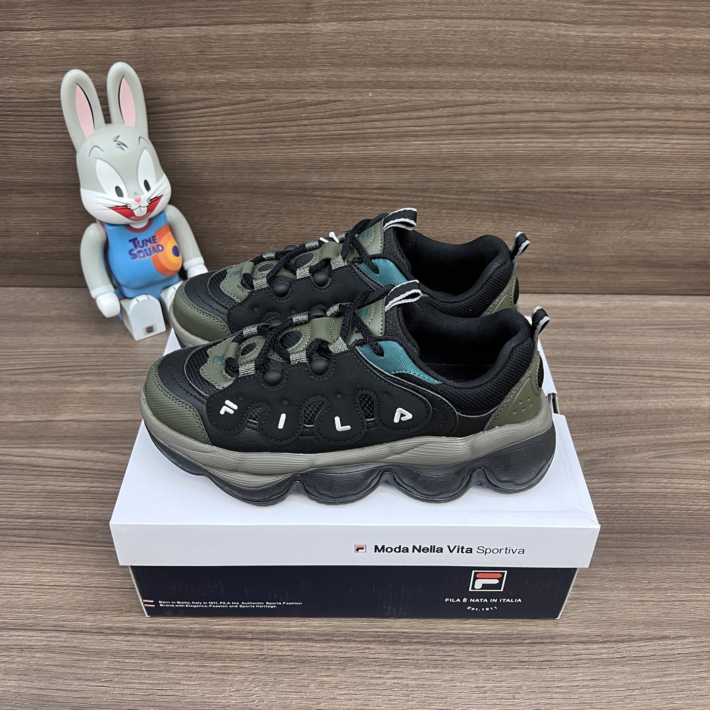 NO:248228,Top version FILA PEASE FILA pea shoes Comfortable, non-slip, wear-resistant, low-top, casual shoes for life, men's black and green. Item number: F12M441117FBM Packaging: Full set of Dewu accessories, poison box with pure cotton socks. Size: 39-44 sizes!  (Forward size shot), casual shoes/sports shoes, sneakers, socks19860909顶级版本FILA斐乐 PEASE 斐乐 豌豆鞋 舒适 防滑耐磨 低帮 生活休闲鞋 男款 黑绿. 货号: F12M441117FBM 包装:全套得物配件毒盒配纯棉袜子一副. 码数:39-44码！(正码拍),休闲鞋/运动鞋,sneakers,socks,Women's Shoes