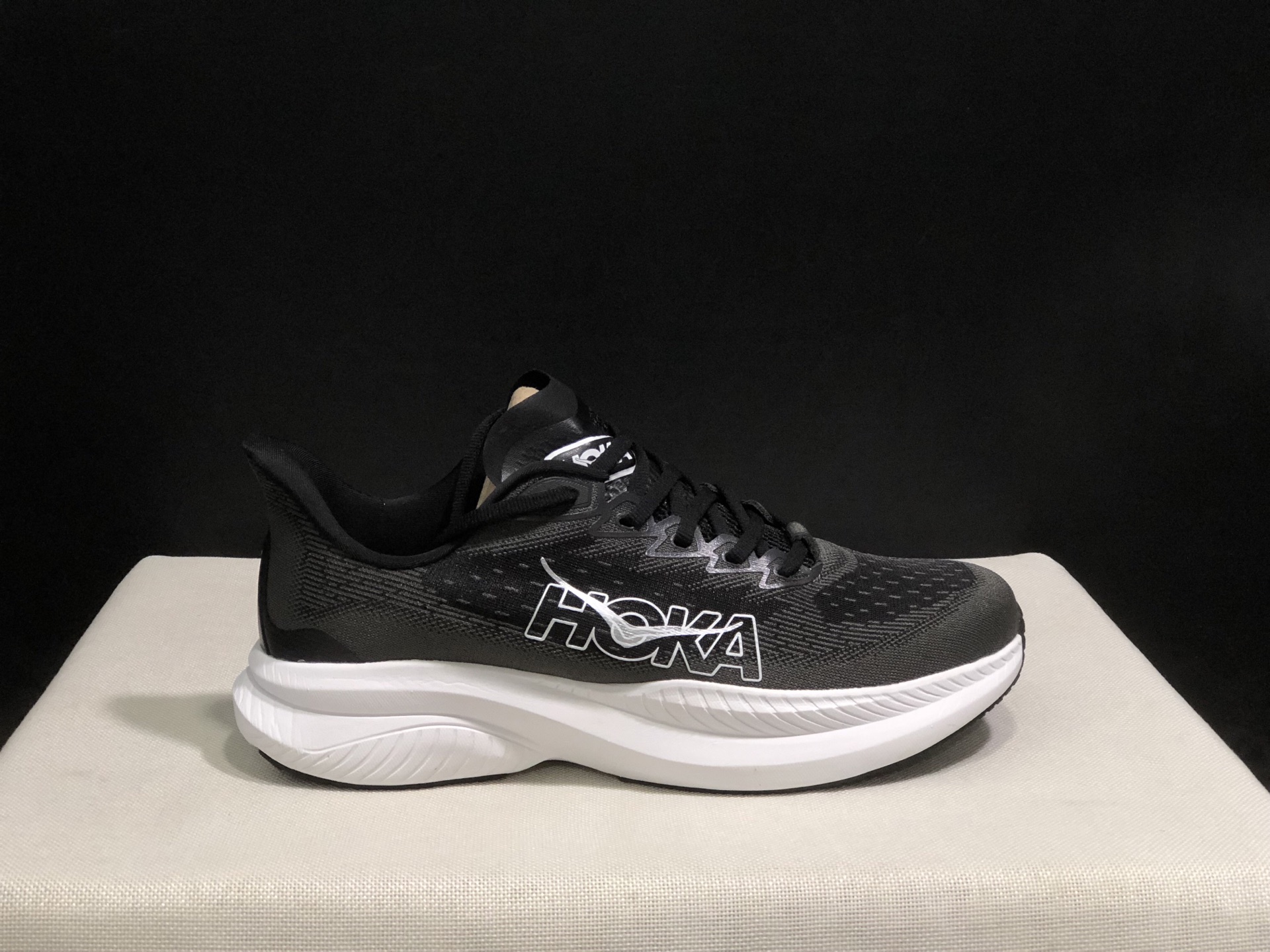 NO:242113,Top version HOKA ONE ONE Mach 6 low-top running shoes for men and women, size 36-46 (including half-code) Code: 1147833-DDW Full set of dessert packaging poison card poison buckle cotton socks poison box., casual shoes/sports shoes, sneakers19860909顶级版本HOKA ONE ONE Mach 6 低帮跑步鞋男女同款 码数36-46码(含半码) 编码: 1147833-DDW 全套得物包装毒卡 毒扣 棉袜 毒盒.,休闲鞋/运动鞋,sneakers,Women's Shoes