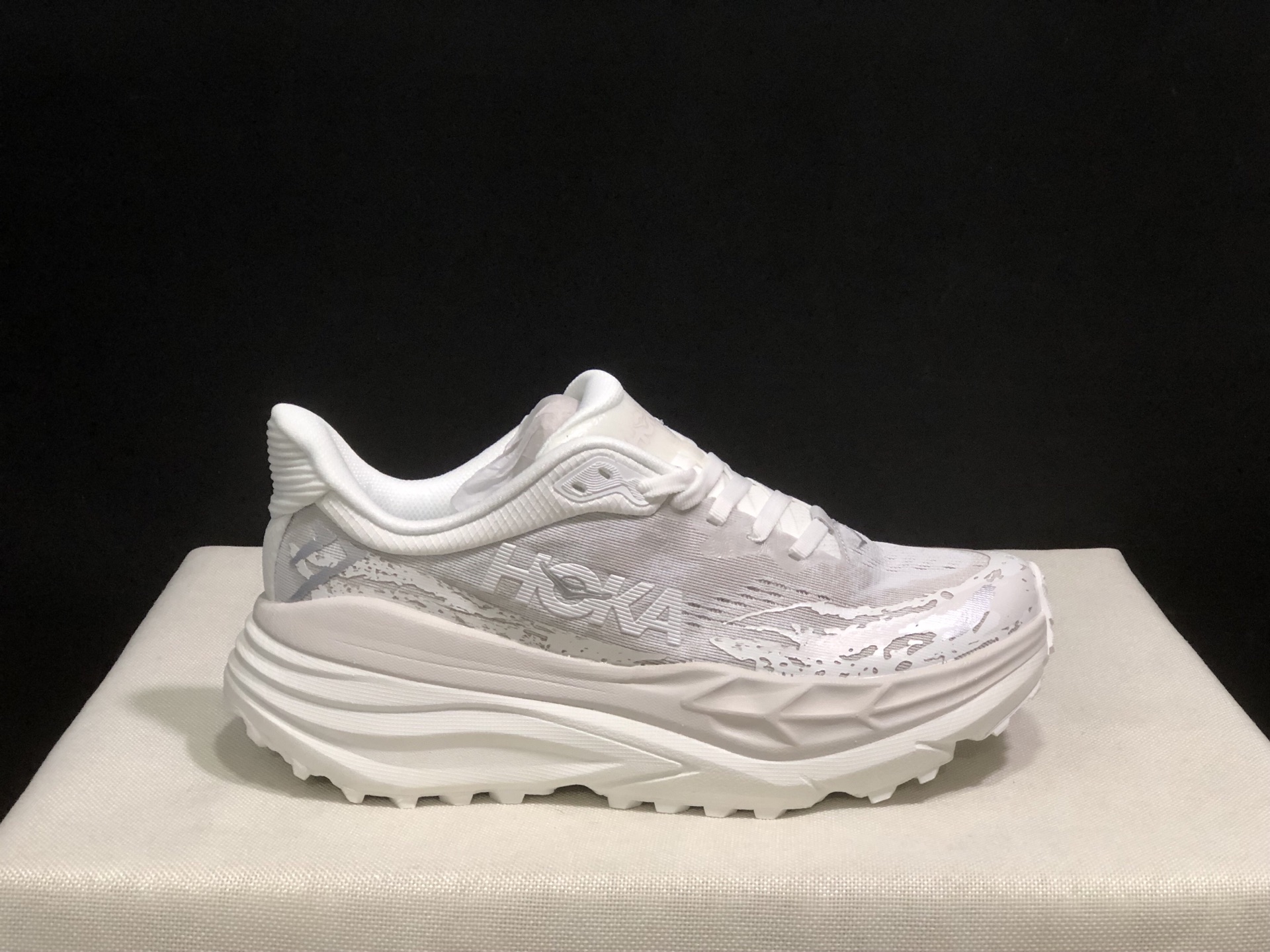 NO:242119,Top version HOKA ONE ONE Stinson low-top running shoes for men and women, size 36-46 (including half-code) Code: 1147833-DDW Full set of dessert packaging poison card poison buckle cotton socks poison box., casual shoes/sports shoes, sneakers19860909顶级版本HOKA ONE ONE Stinson 低帮跑步鞋男女同款 码数36-46码(含半码) 编码: 1147833-DDW 全套得物包装毒卡 毒扣 棉袜 毒盒.,休闲鞋/运动鞋,sneakers,Women's Shoes
