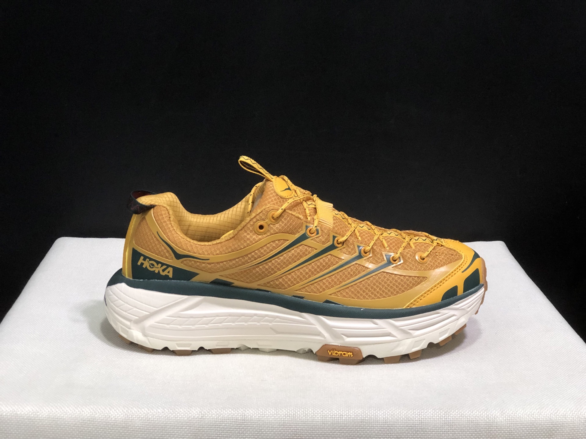 NO:242131,Top version HOKA ONE ONE Mafate three 2 low-top running shoes for men and women, size 36-46 (including half-code) Code: 1147833-DDW Full set of dessert packaging poison card poison buckle cotton socks poison box., casual shoes/sports shoes, sneakers19860909顶级版本HOKA ONE ONE Mafate three 2 低帮跑步鞋男女同款 码数36-46码(含半码) 编码: 1147833-DDW 全套得物包装毒卡 毒扣 棉袜 毒盒.,休闲鞋/运动鞋,sneakers,Women's Shoes
