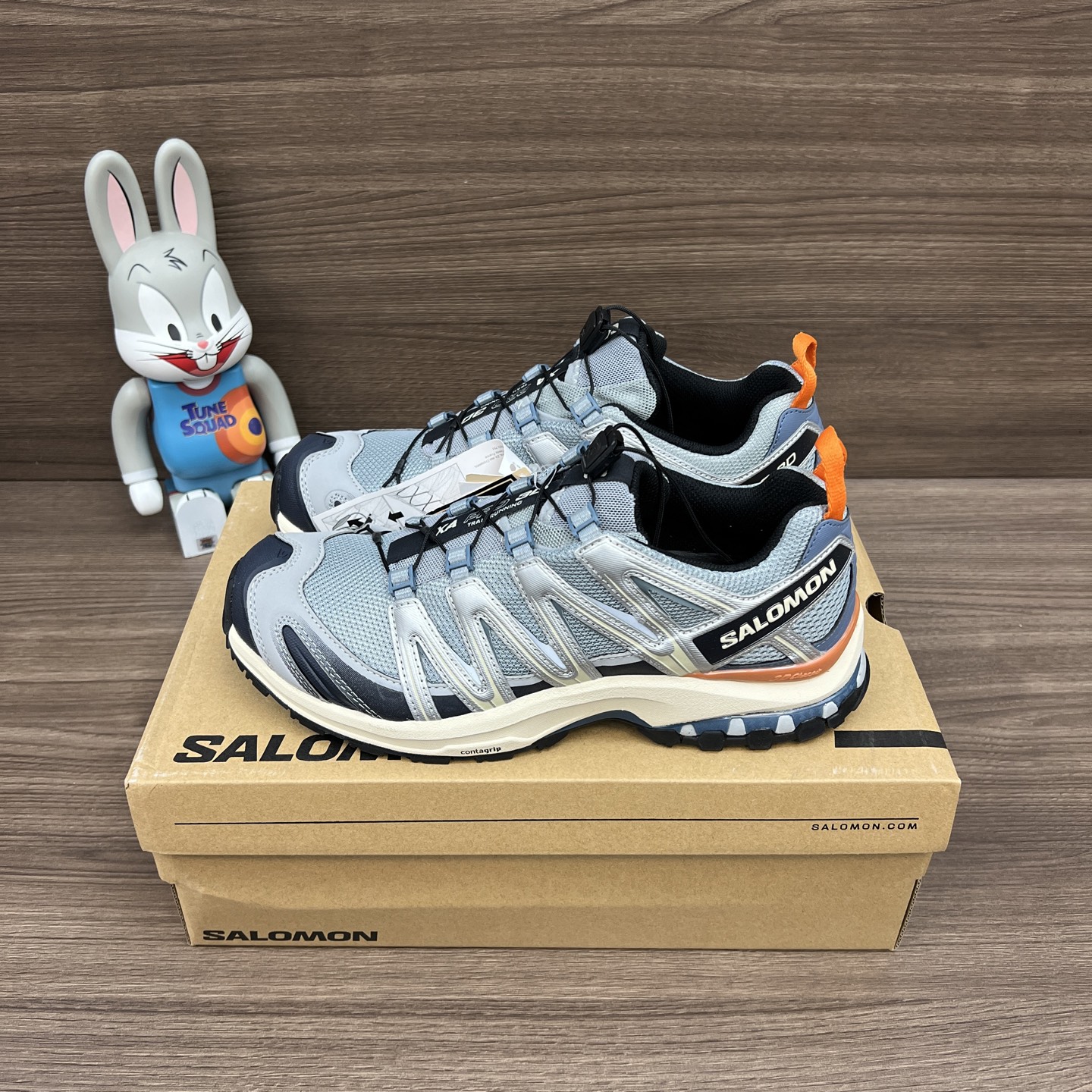 NO:408588,Top version SALOMON XA Pro 3D ADV non-slip, comfortable, wear-resistant, low-top, outdoor functional shoes, same style for men and women, sand field gray. The new top version has been re-edited for several months. The whole shoe last is basically the same as the original shoe. The glue control of the outsole combination is excellent, all details are carefully processed, the foot feels comfortable and light, and the best matching item for work clothes outdoors. Item number: 472456 Size: 36-46 (positive size), casual shoes/sports shoes, sneakers19860909顶级版本SALOMON萨洛蒙 XA Pro 3D ADV 防滑 舒适 耐磨 低帮 户外功能鞋 男女同款 沙场灰 全新顶级版本经过几个月重新改版,整鞋楦型基本跟原鞋无差,大底组合胶水控制极佳,所有细节都精心处理,脚感舒适轻便,工装户外最佳搭配单品. 货号: 472456 码数:36-46码(正码),休闲鞋/运动鞋,sneakers,Women's Shoes