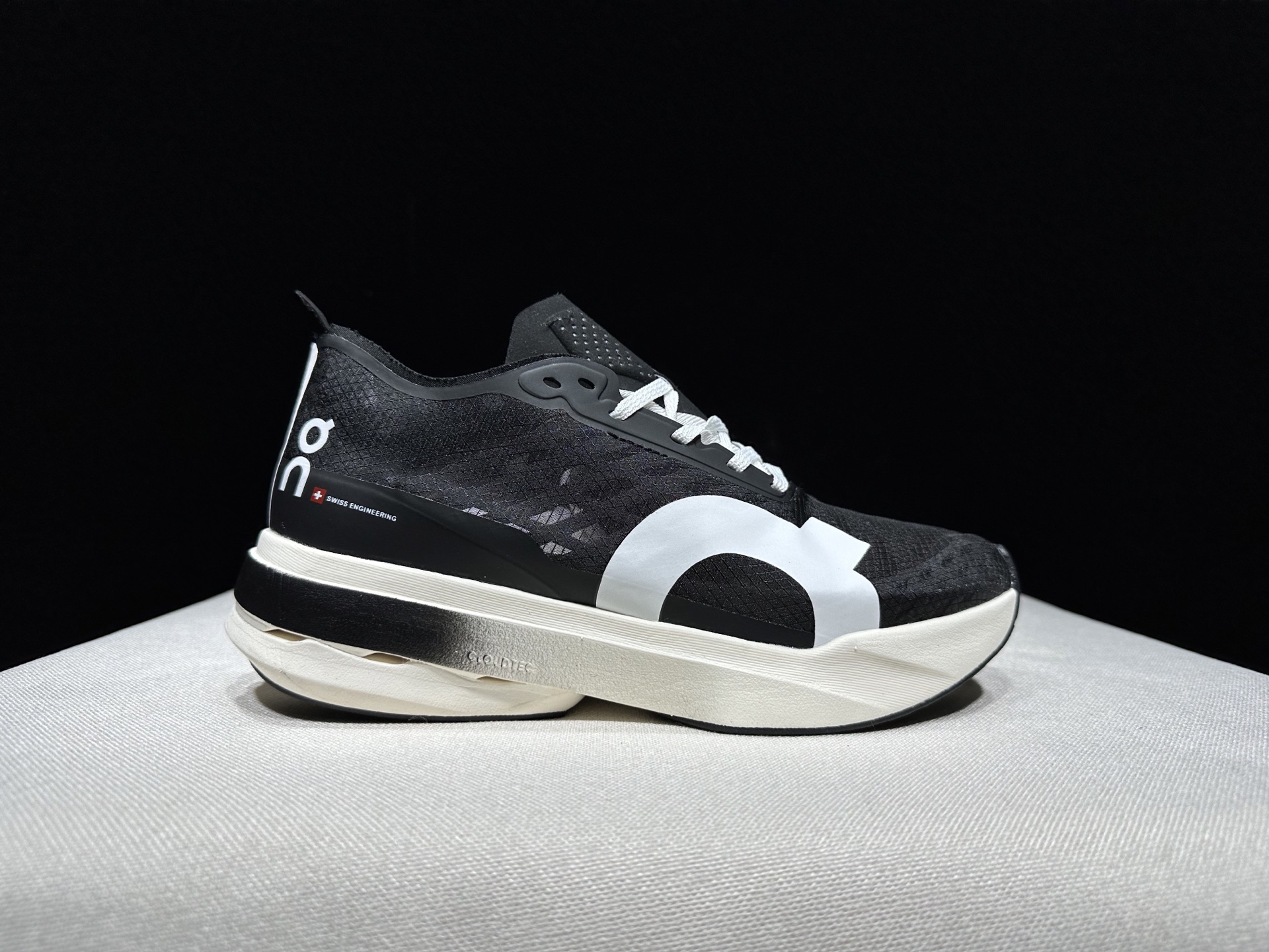 NO:265451,The top version of OnPa Cloudspike Amplius is a professional marathon road running shoes for men and women. OnPa Cloudspike Amplius is the latest running shoes, with a brand new design outsole, and the split front lip is very recognizable. The best item for the whole shoe is lightweight and breathable!  Packaging: Full set of Dewu accessories reinforced Dewu box packaging!  Size: 36-45 size (with half size), casual shoes/sports shoes, christian louboutin, sneakers19860909顶级版本On 昂跑Cloudspike Amplius昂跑男女缓震耐磨专业马拉松公路跑鞋. On 昂跑Cloudspike Amplius最新款跑鞋,采用全新设计大底,分割式前唇识别度非常高.整鞋轻便透气运动鞋最佳单品！ 包装:全套得物配件加固得物箱包装！ 码数:36-45码(带半码),休闲鞋/运动鞋,christian louboutin,sneakers,Women's Shoes