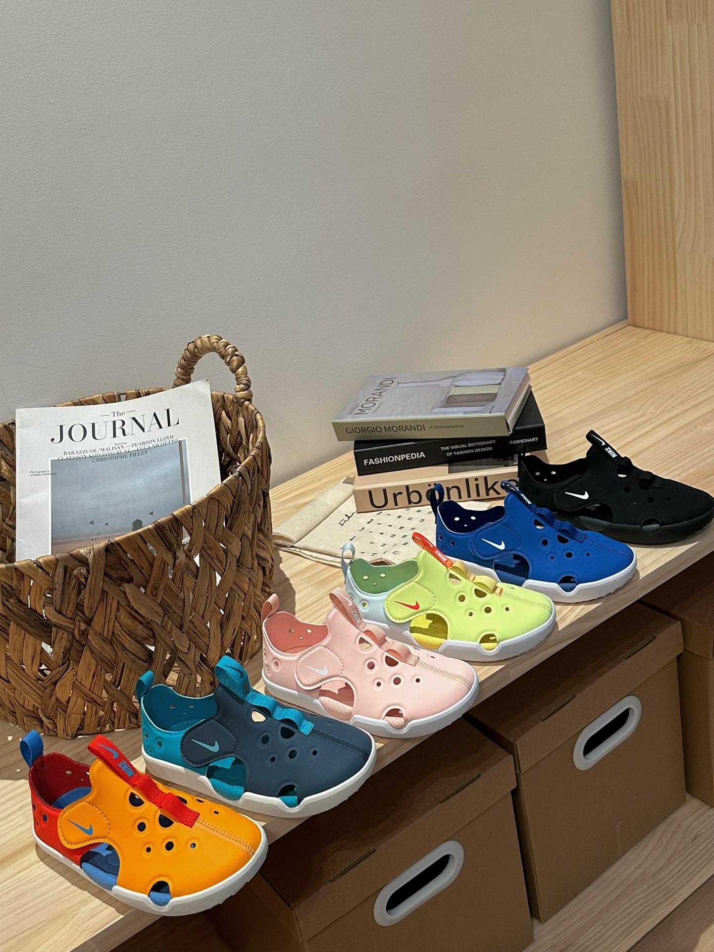 👍怒推给宝子们！非常适合小朋友，六个配色 尺码。22-35 下单备注： 耐克儿童包头凉鞋-选品中心